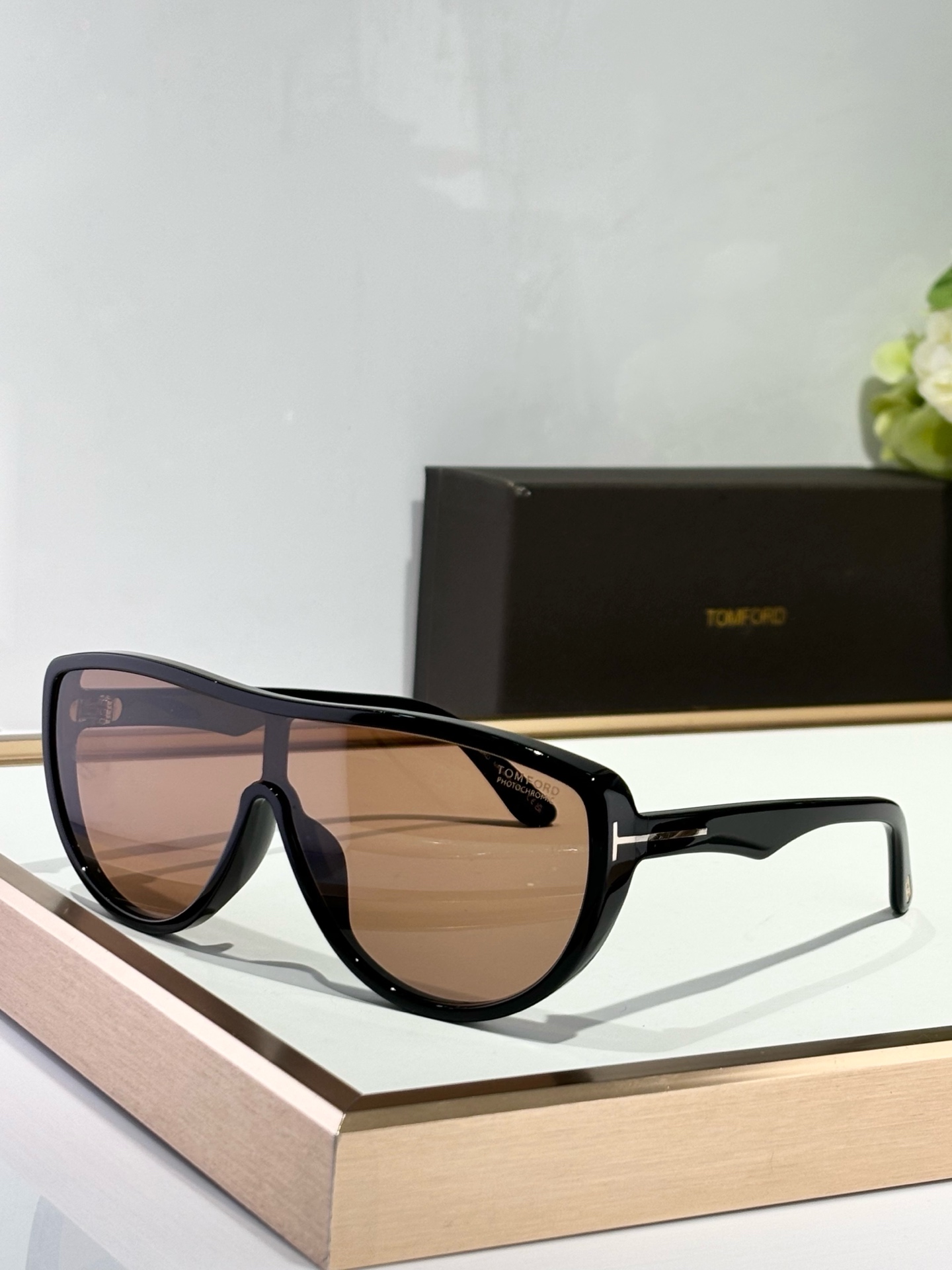  TOMFORD
MODFT1182
Size141-0-145
