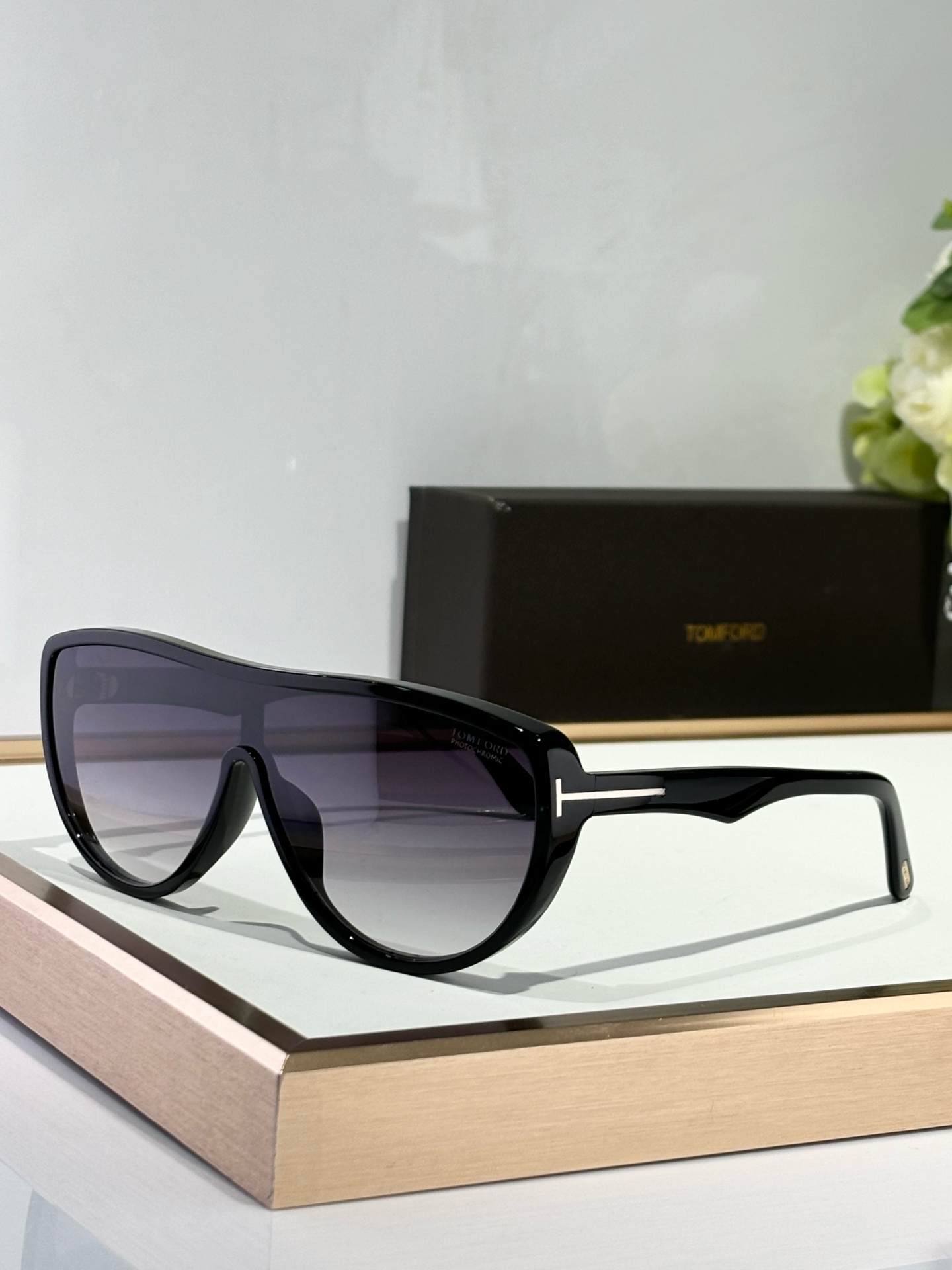  TOMFORD
MODFT1182
Size141-0-145
