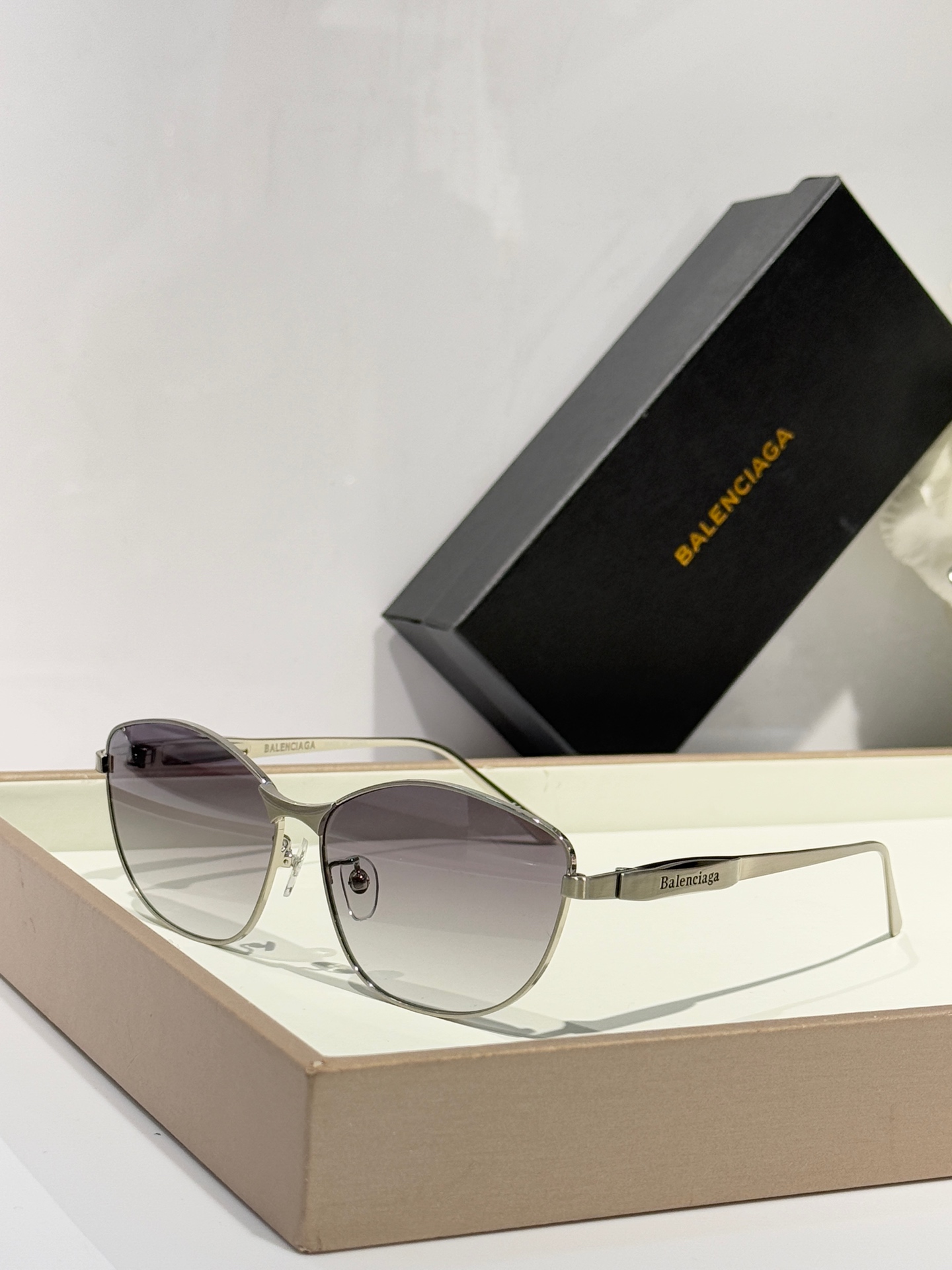  BALENCLAGA
Mod：B0358
Size：62-14-145

