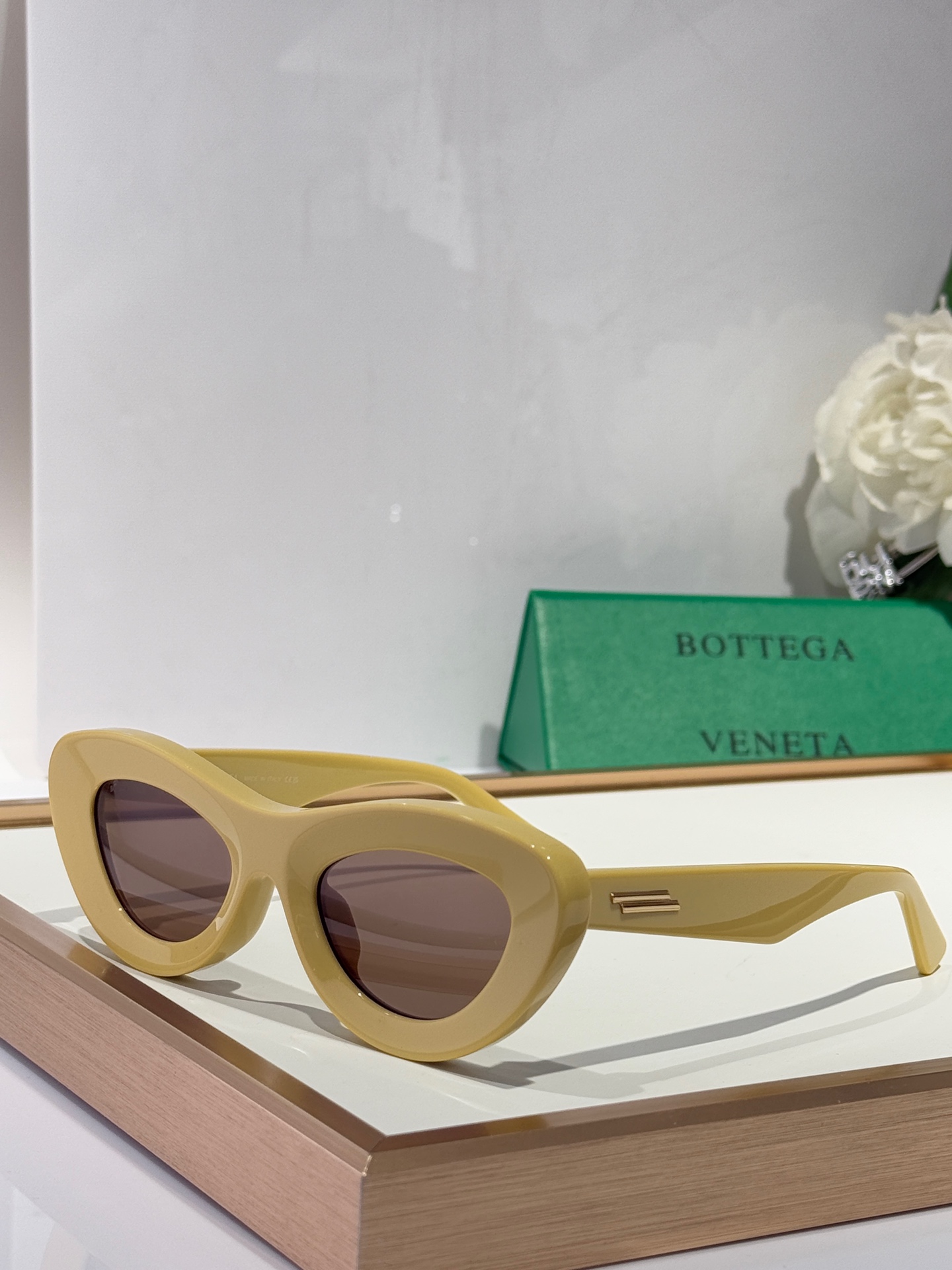  BOTTEGA VENETA
MOA：BV1325S
Size：51-22-140

