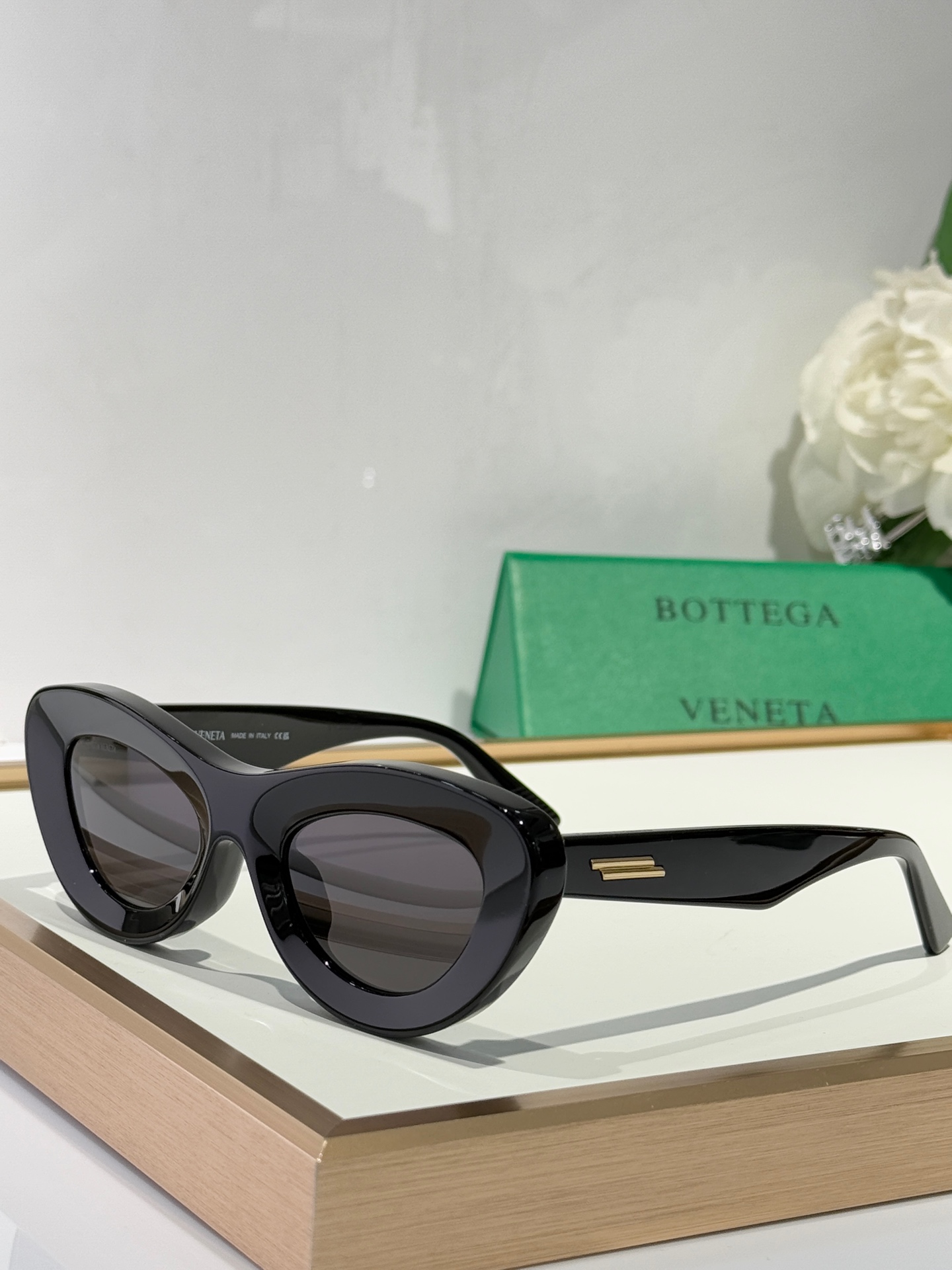 BOTTEGA VENETA
MOA：BV1325S
Size：51-22-140


