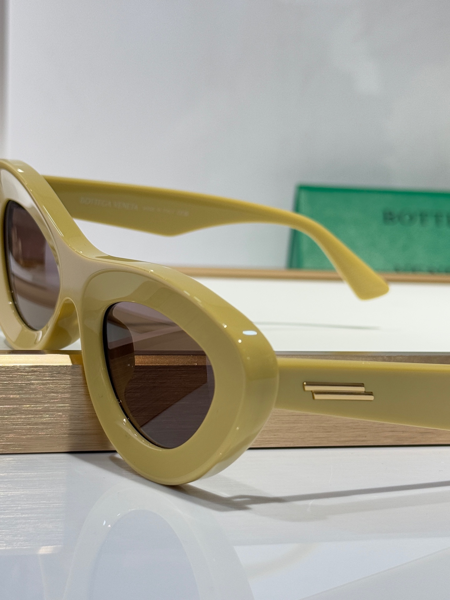  BOTTEGA VENETA
MOA：BV1325S
Size：51-22-140

