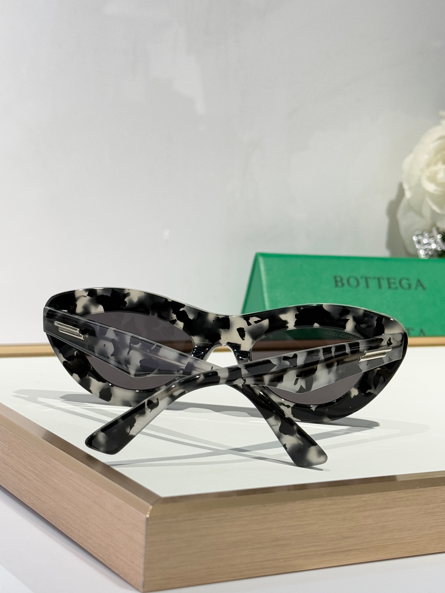  BOTTEGA VENETA
MOA：BV1325S
Size：51-22-140

