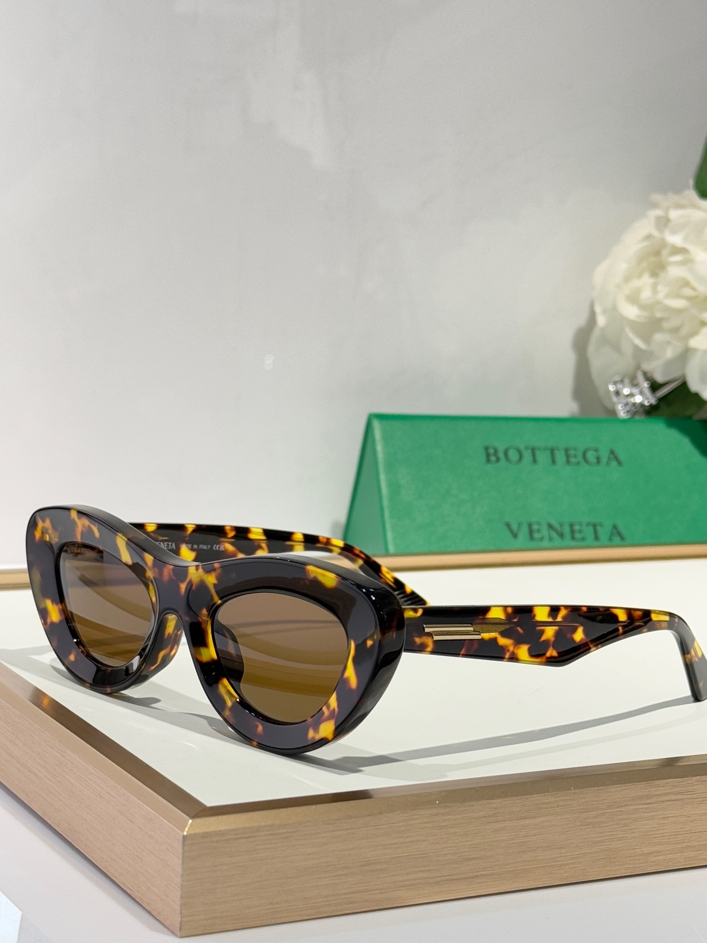  BOTTEGA VENETA
MOA：BV1325S
Size：51-22-140

