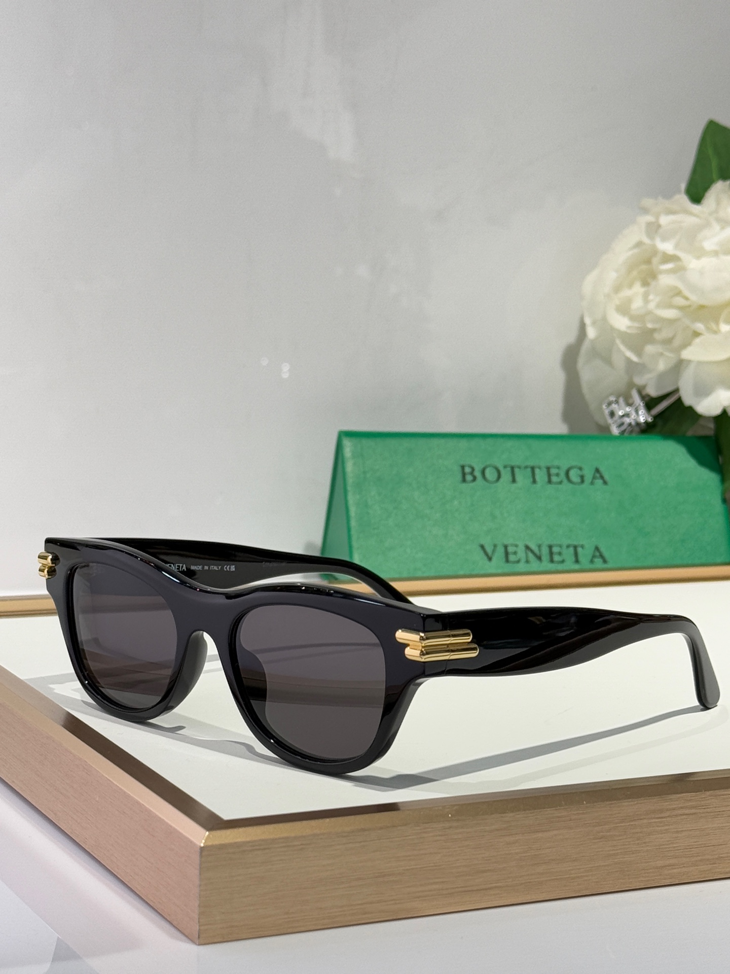  BOTTEGA VENETA 
MOD：1323SK 
Size：52-20-145
