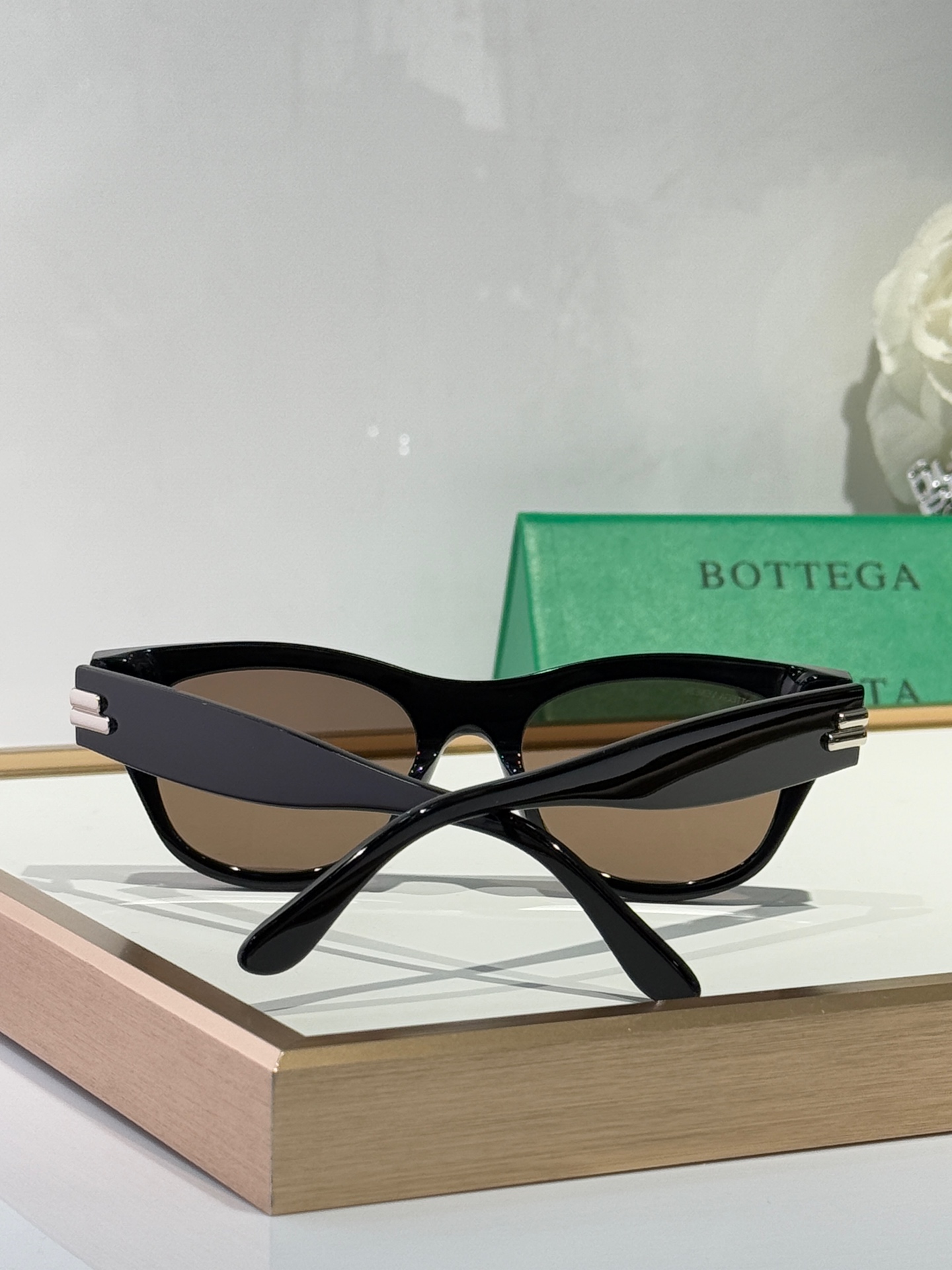  BOTTEGA VENETA 
MOD：1323SK 
Size：52-20-145
