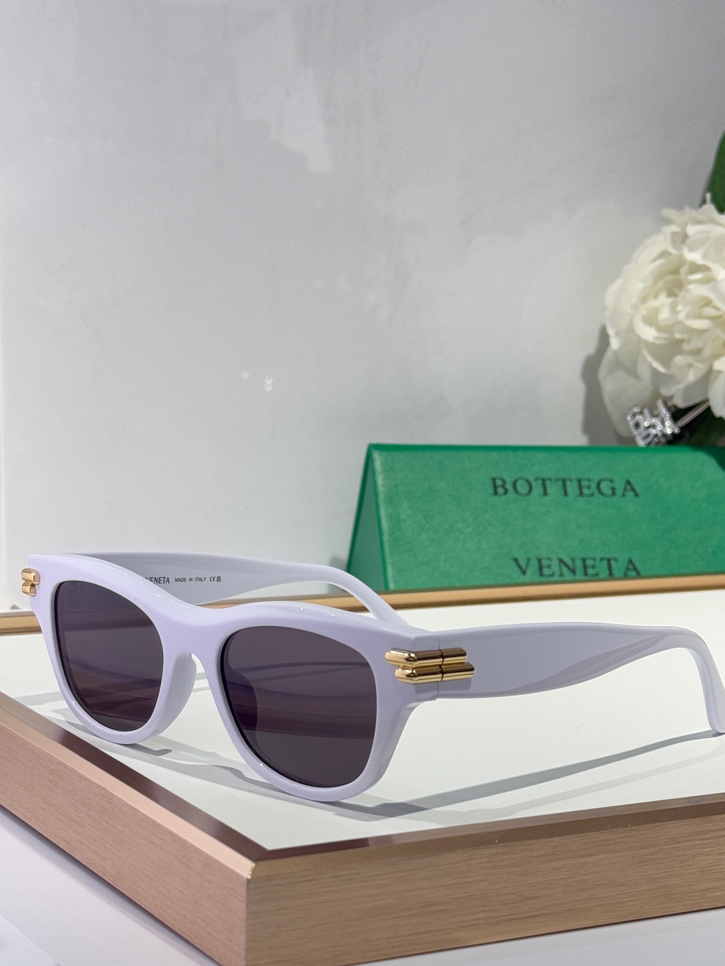  BOTTEGA VENETA 
MOD：1323SK 
Size：52-20-145

