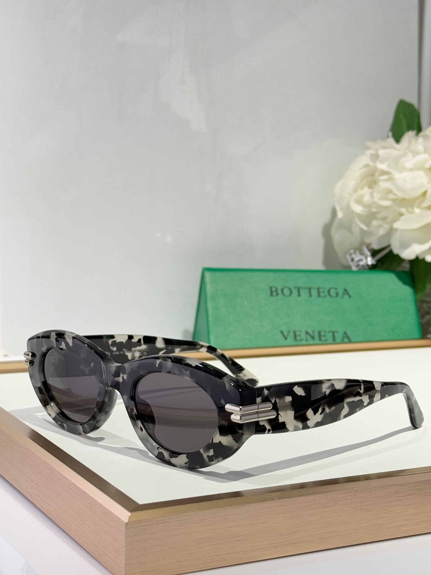  BOTTEGA VENETA
MOD：BV1322S
Size：51-21-140
