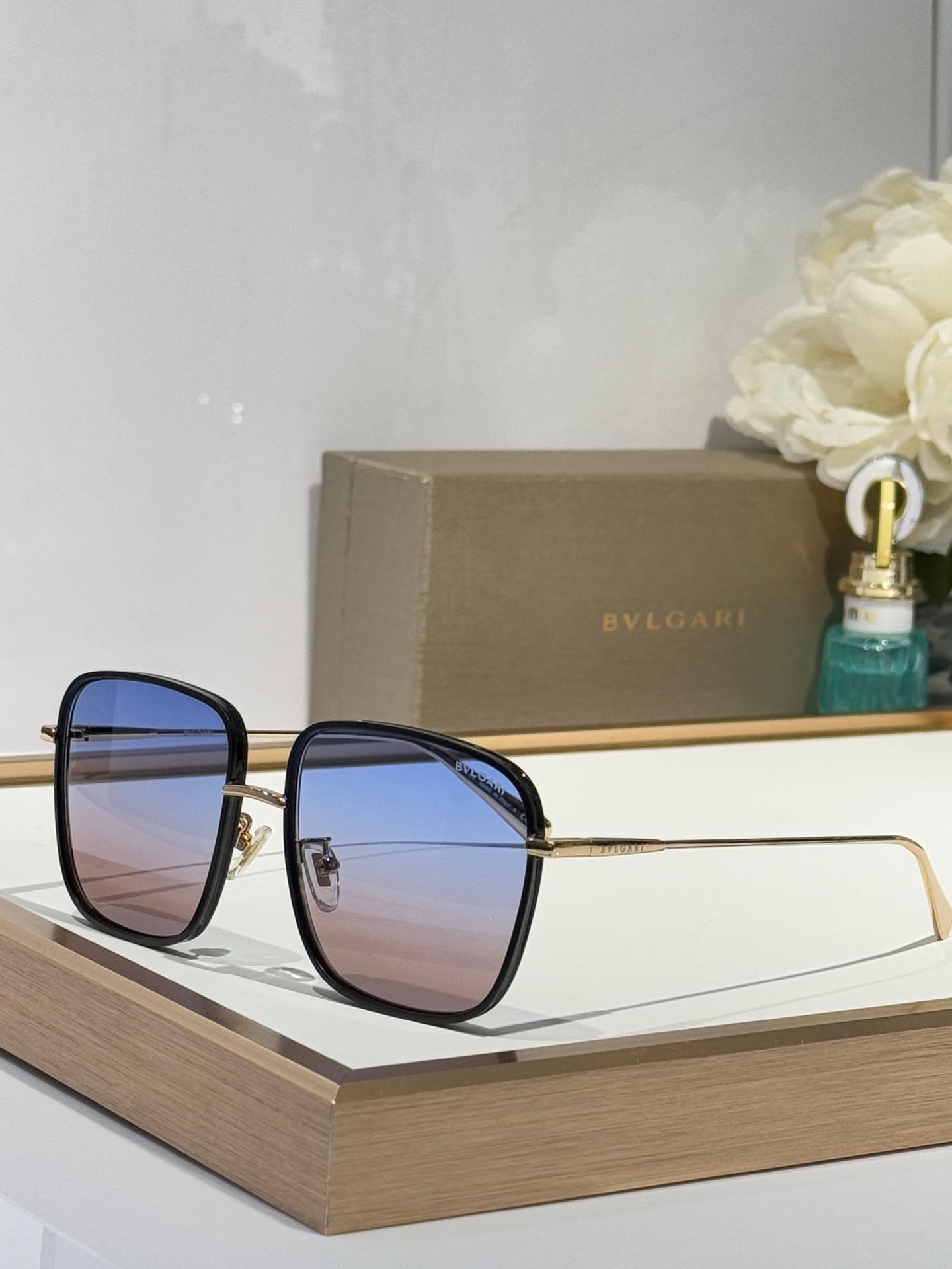  BVLGARI
MOD：BV40016U
SIZE：57-16-145
