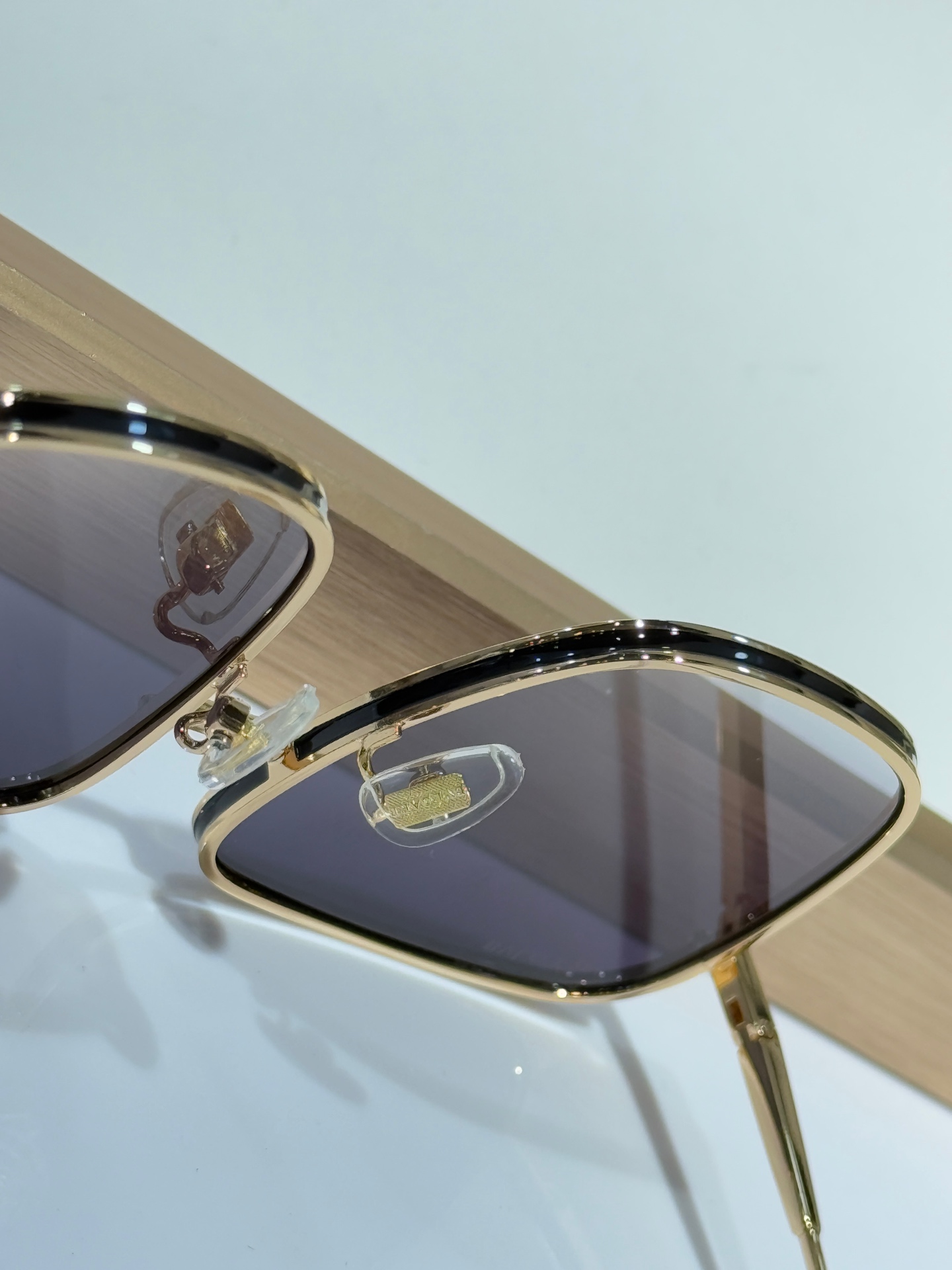  BVLGARI
MOD：BV40016U
SIZE：57-16-145
