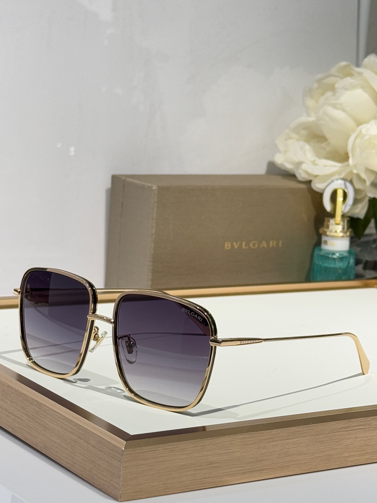  BVLGARI
MOD：BV40016U
SIZE：57-16-145

