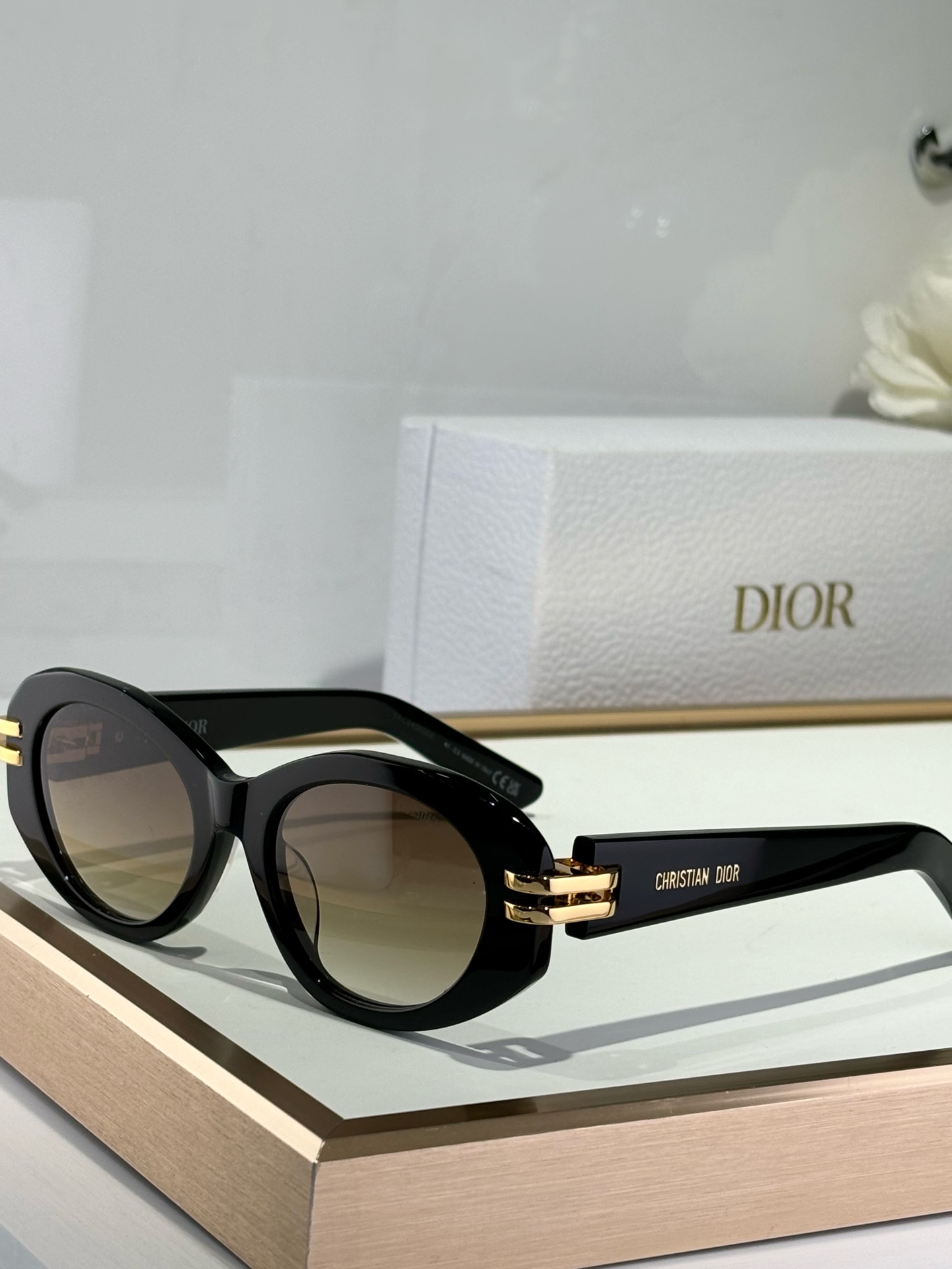  DIO*
MOD：MISS DIOR
SIZE：54-23-145

