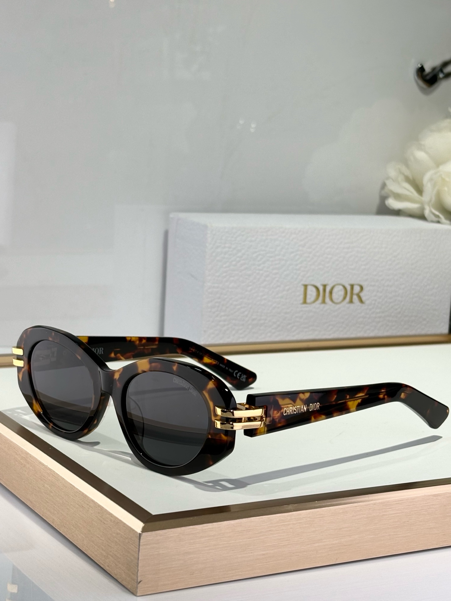  DIO*
MOD：MISS DIOR
SIZE：54-23-145
