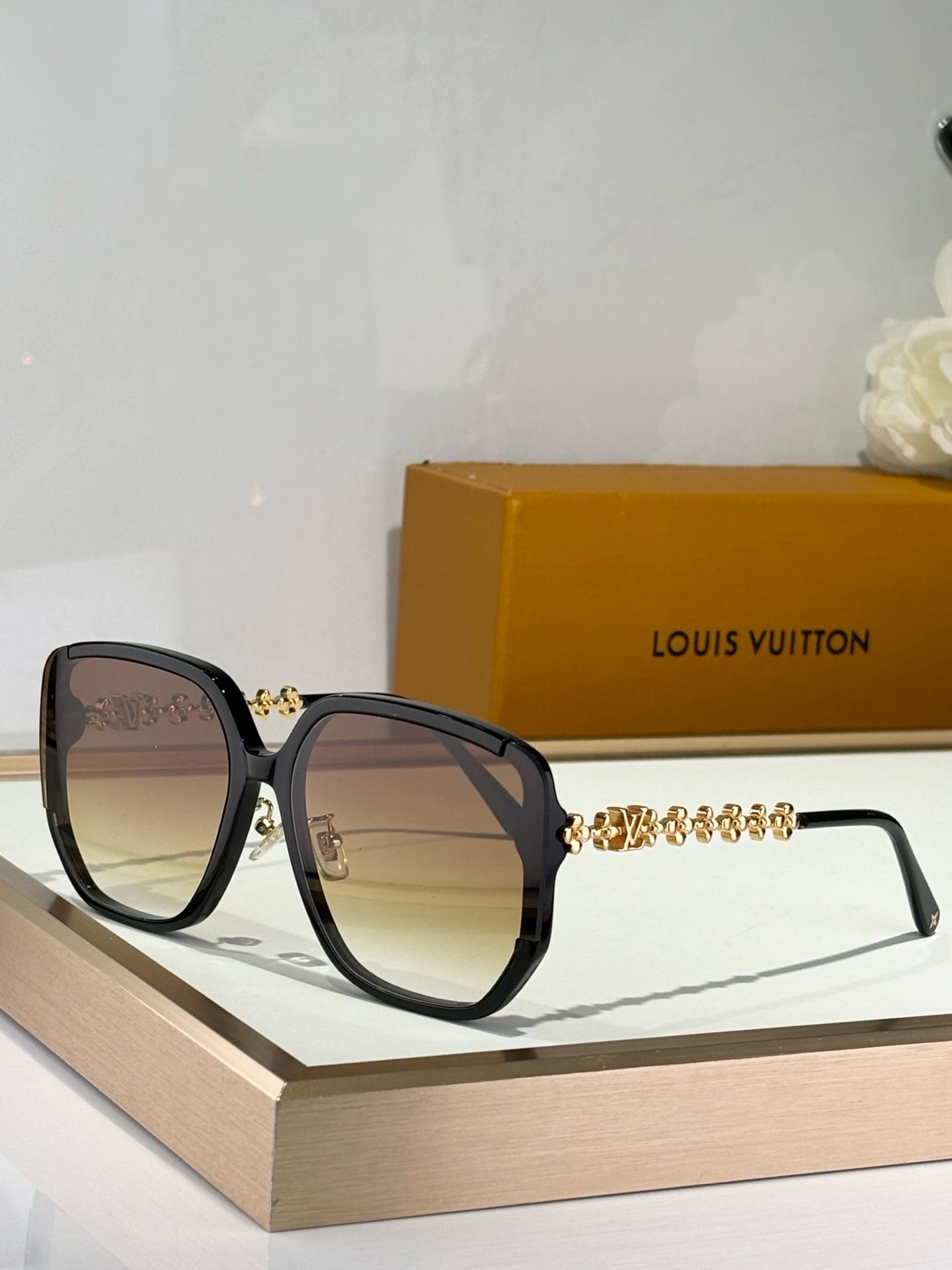  LOUIS
MOD：Z2457U
SIZE：59-18-145
