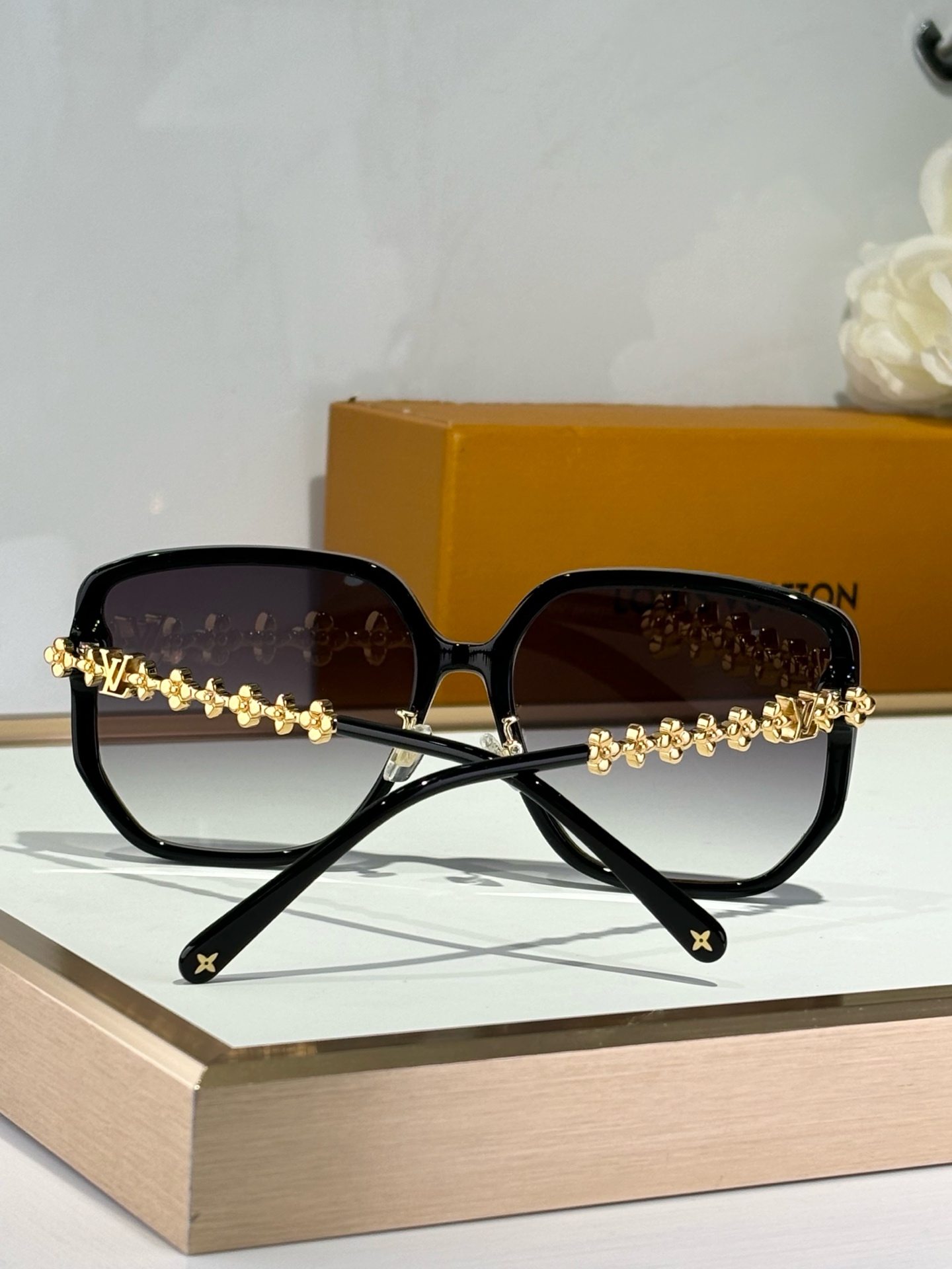  LOUIS
MOD：Z2457U
SIZE：59-18-145
