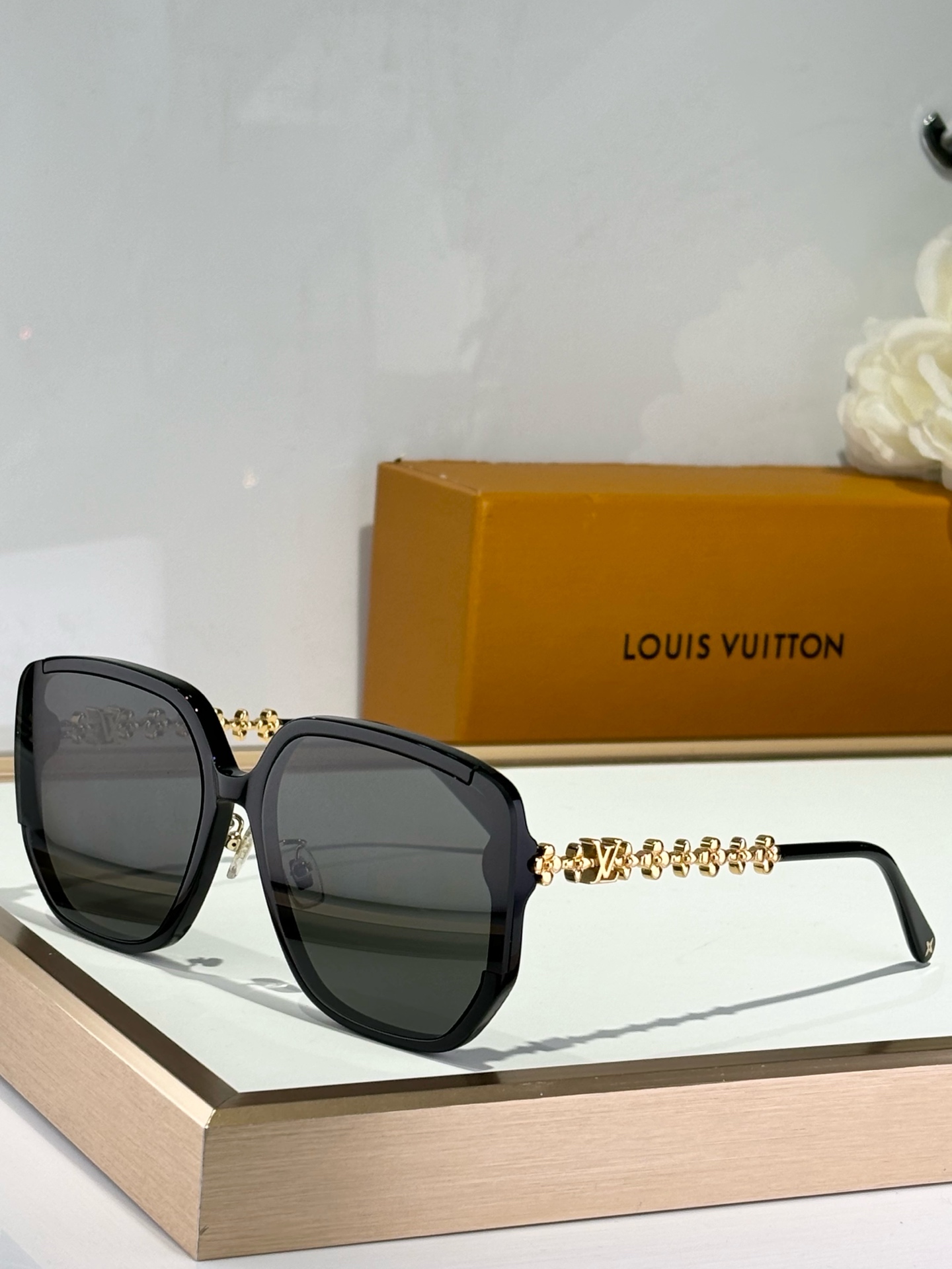 LOUIS
MOD：Z2457U
SIZE：59-18-145
