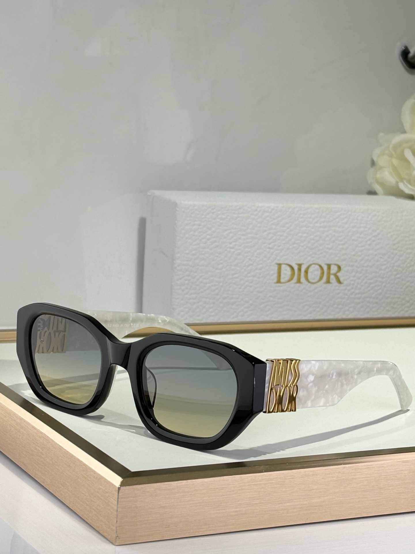  DIOR
MOD：MISSDIOR S4F
SIZE：54-23-145
