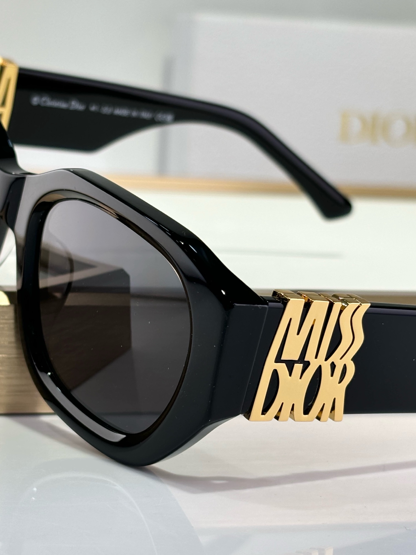  DIOR
MOD：MISSDIOR S4F
SIZE：54-23-145
