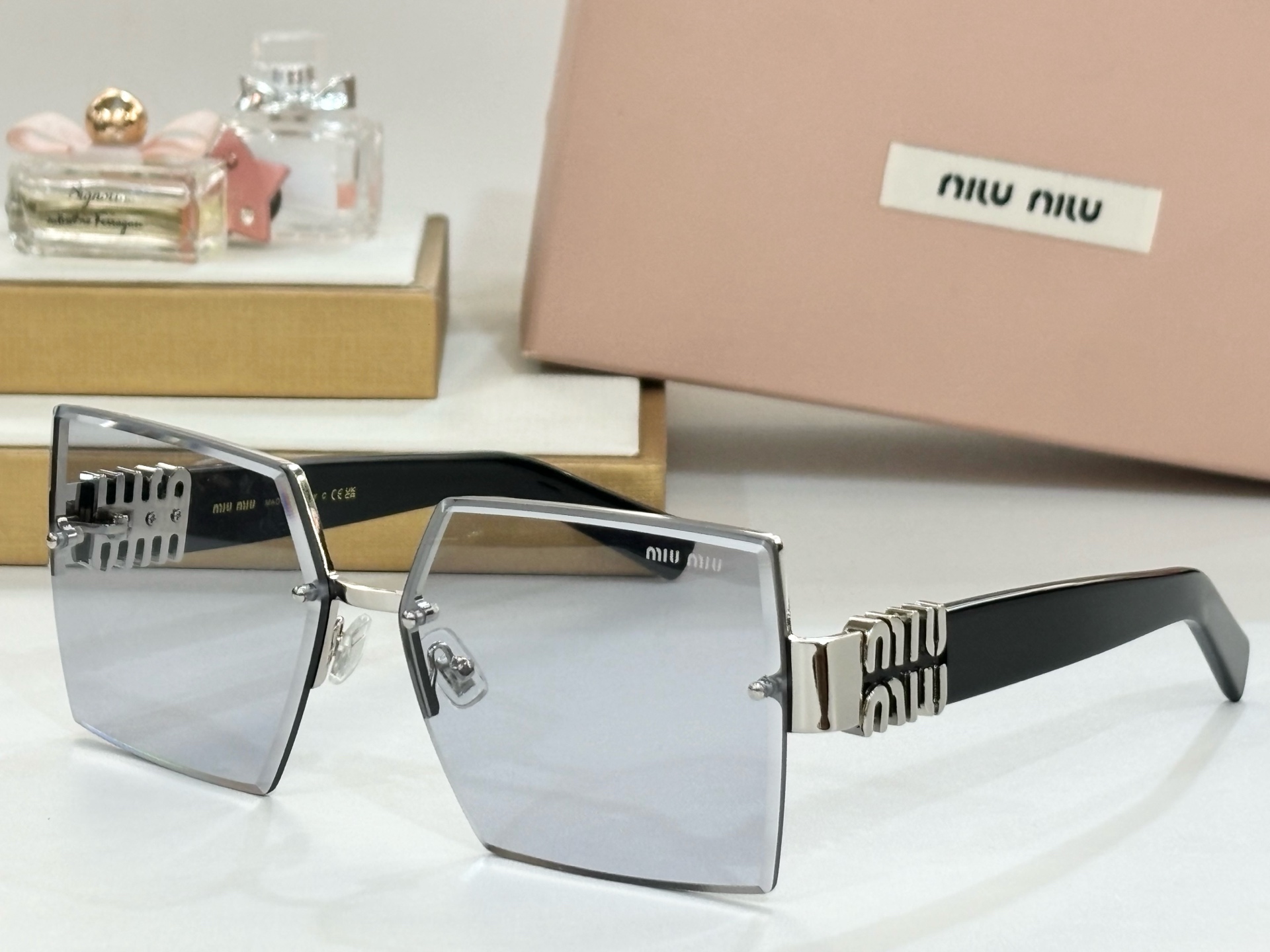  MIUMIU
MODMU117AV
SIZE63-14-140

