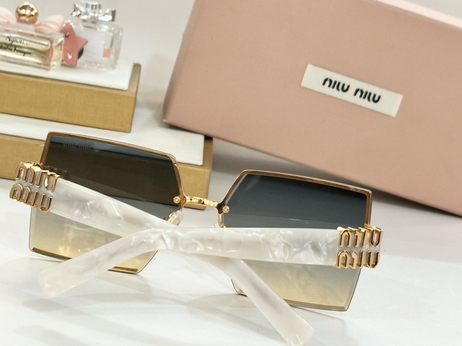  MIUMIU
MODMU117AV
SIZE63-14-140
