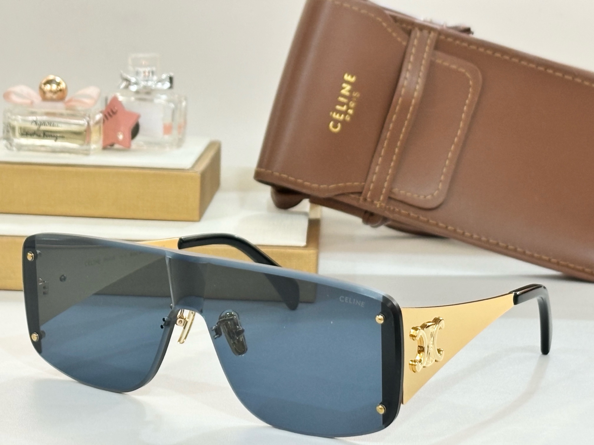  CELINE
MODCL42014
size145-0
