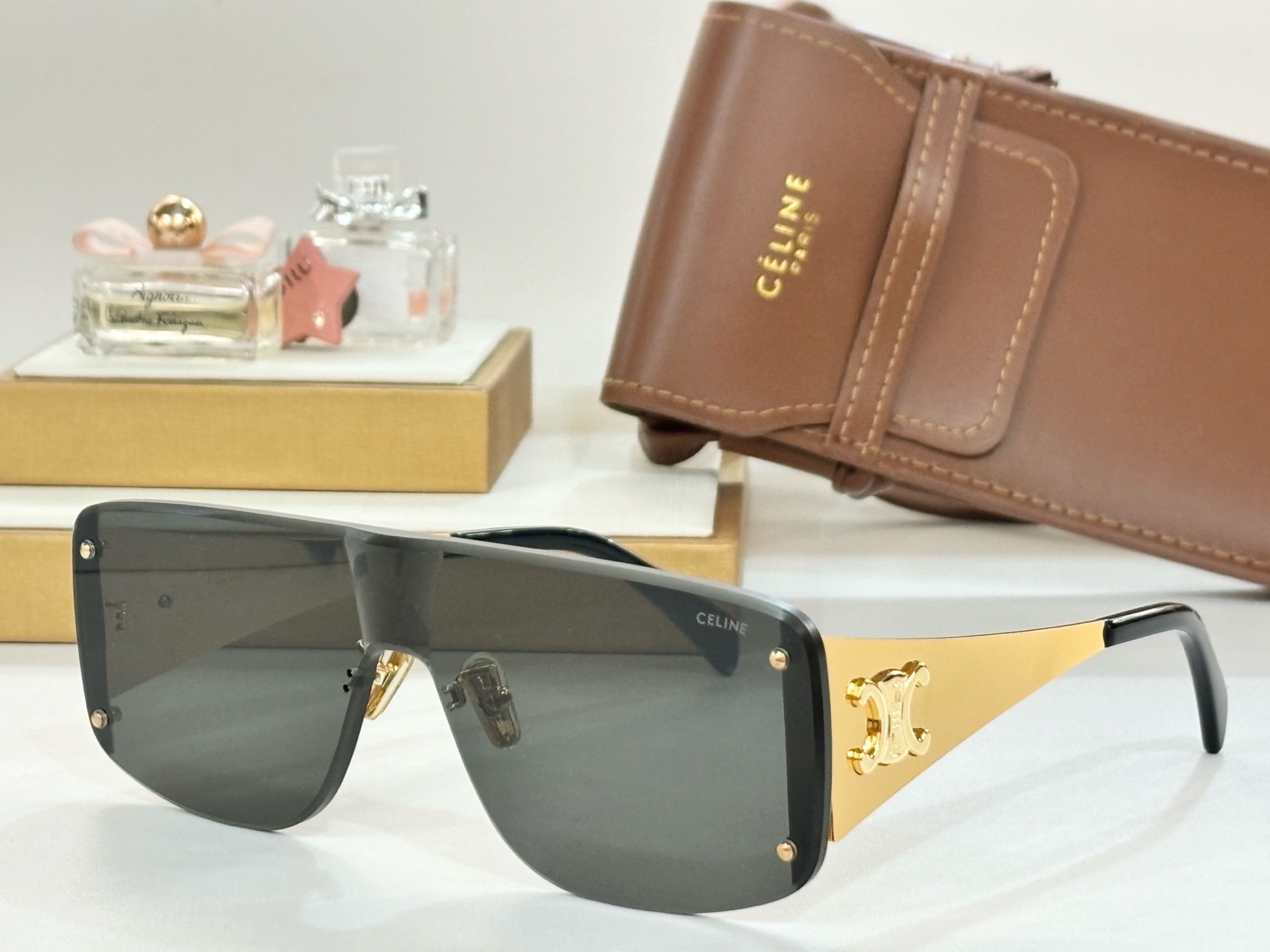  CELINE
MODCL42014
size145-0
