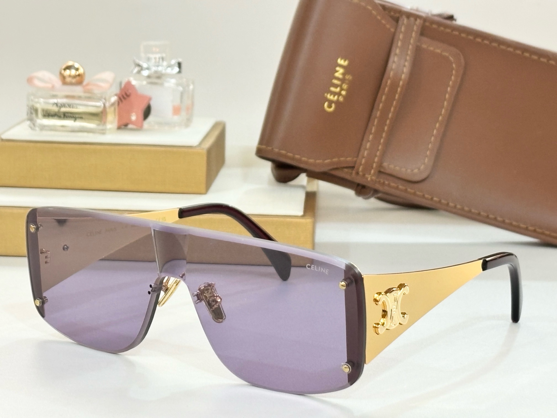  CELINE
MODCL42014
size145-0
