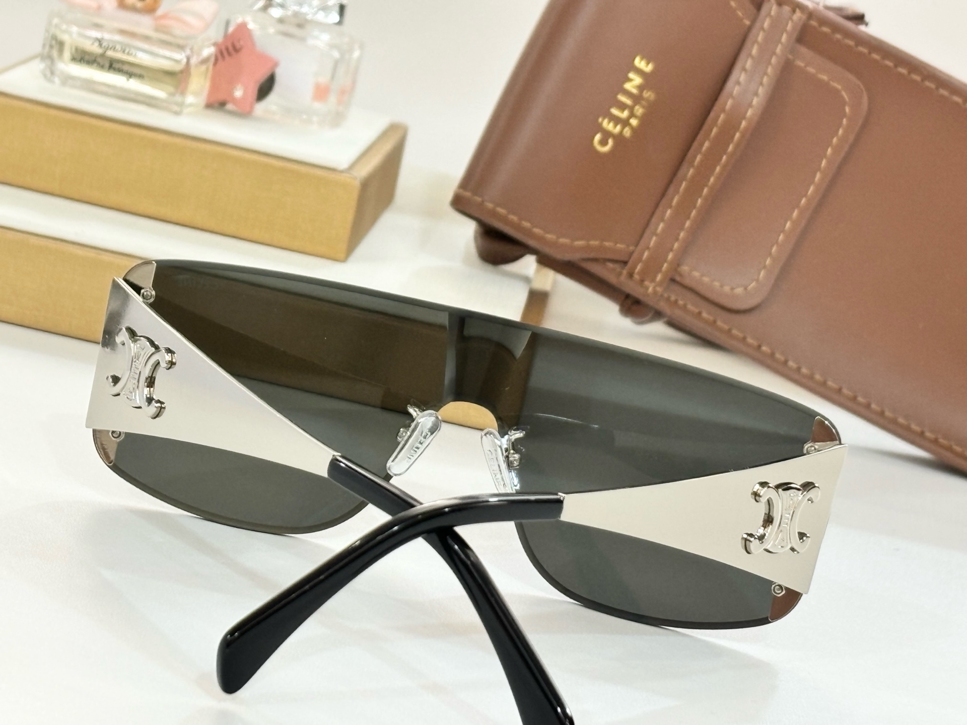  CELINE
MODCL42014
size145-0
