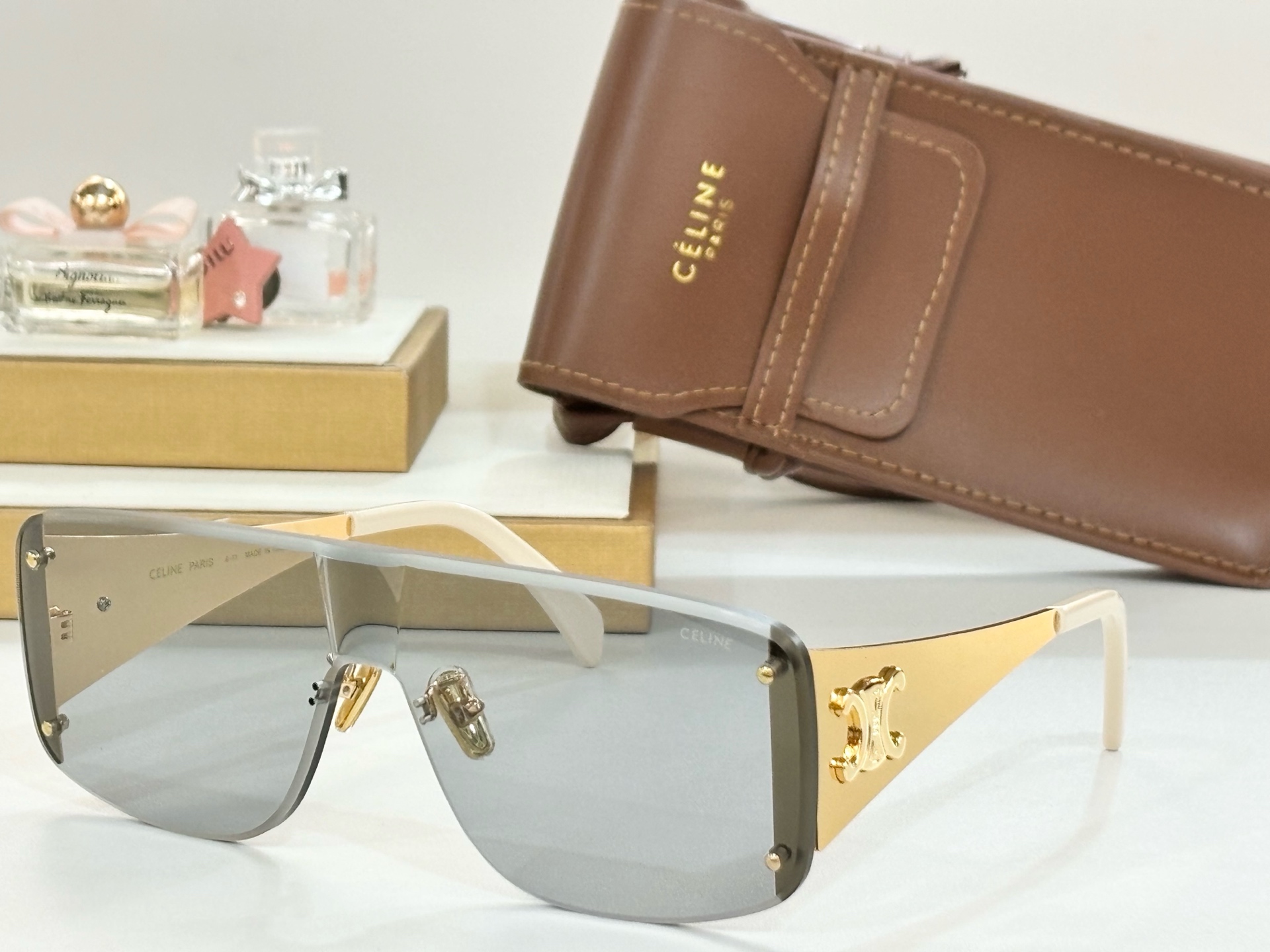  CELINE
MODCL42014
size145-0
