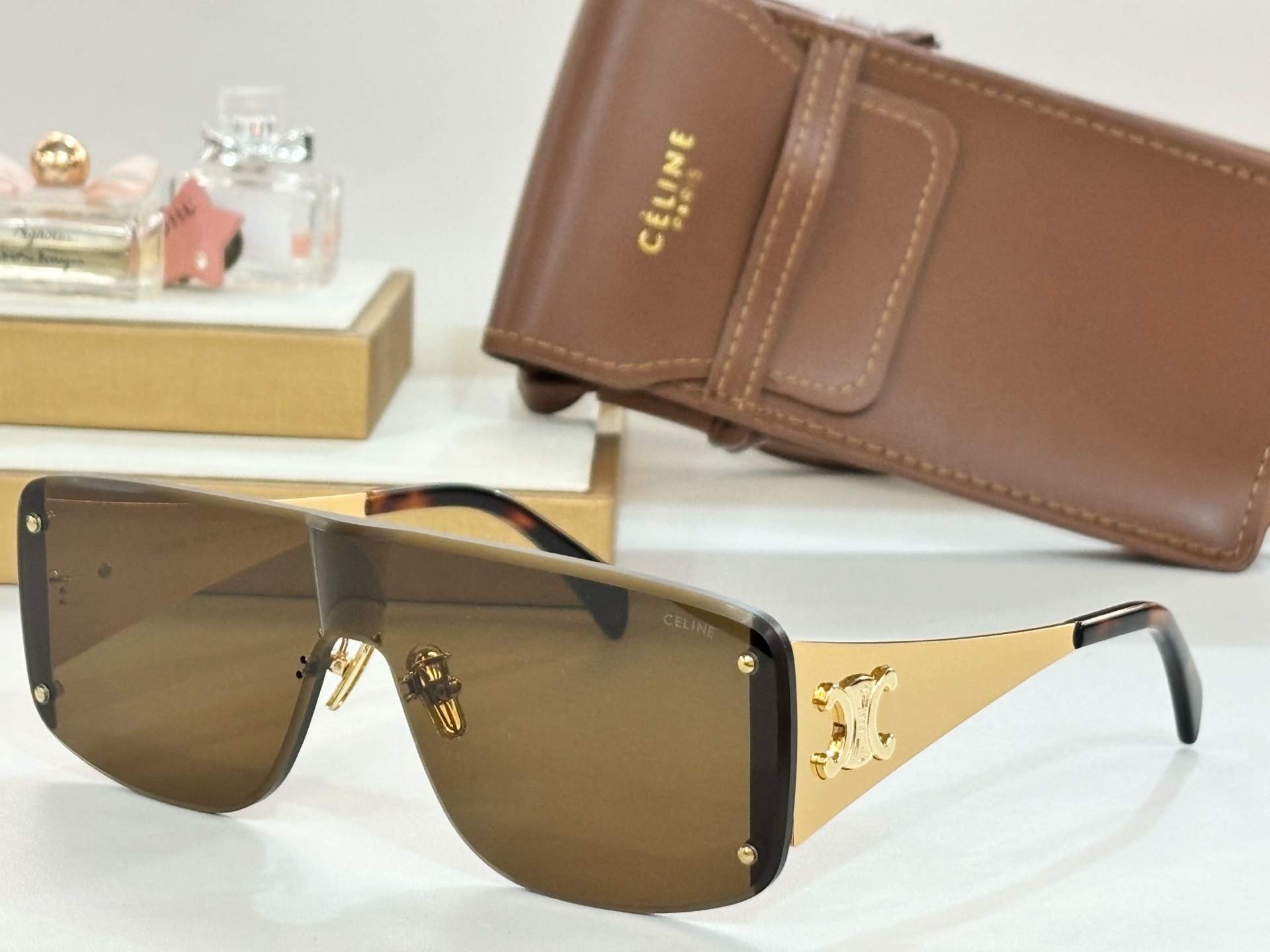  CELINE
MODCL42014
size145-0
