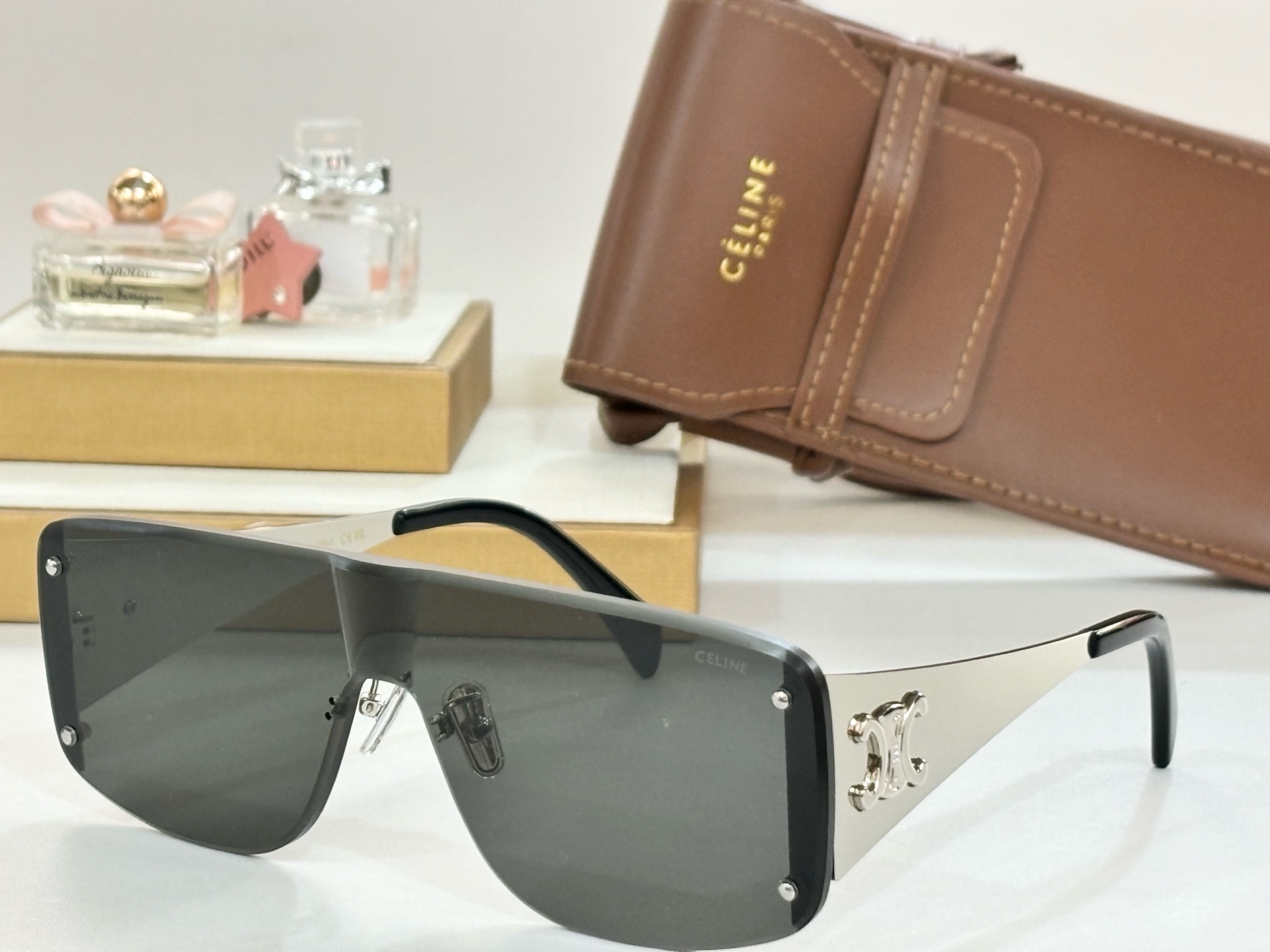  CELINE
MODCL42014
size145-0
