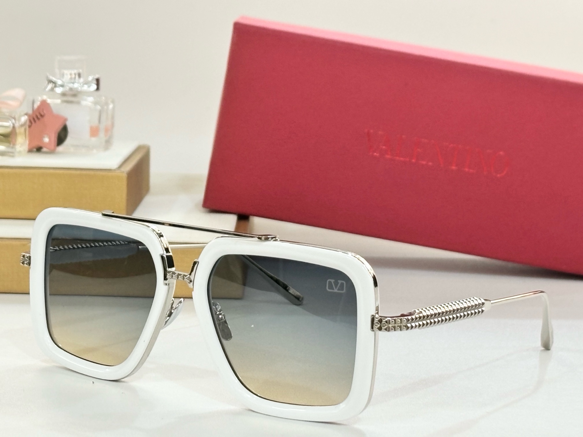 VALENTINO
MODVA5041
Size54-18-143
