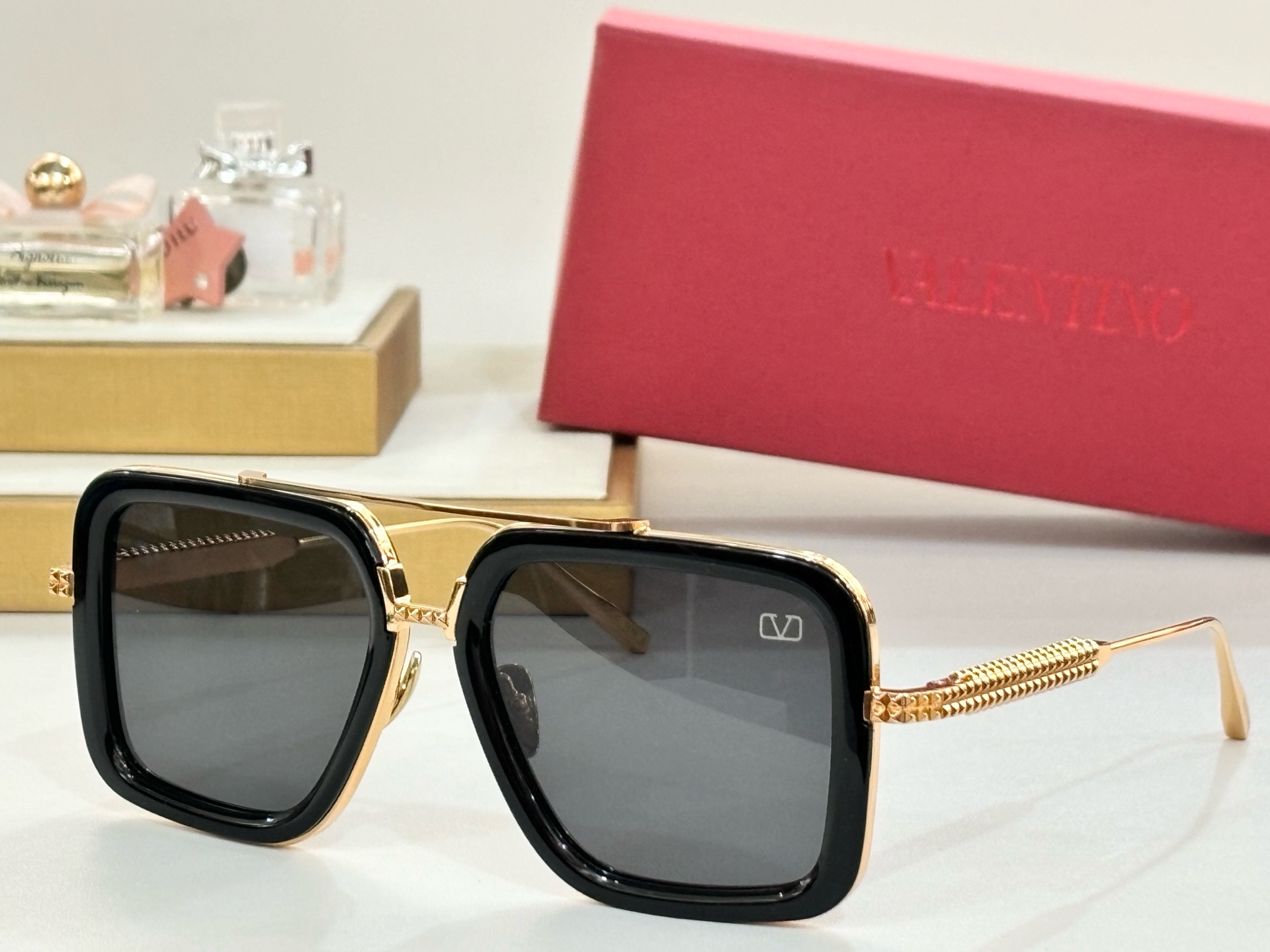  VALENTINO
MODVA5041
Size54-18-143
