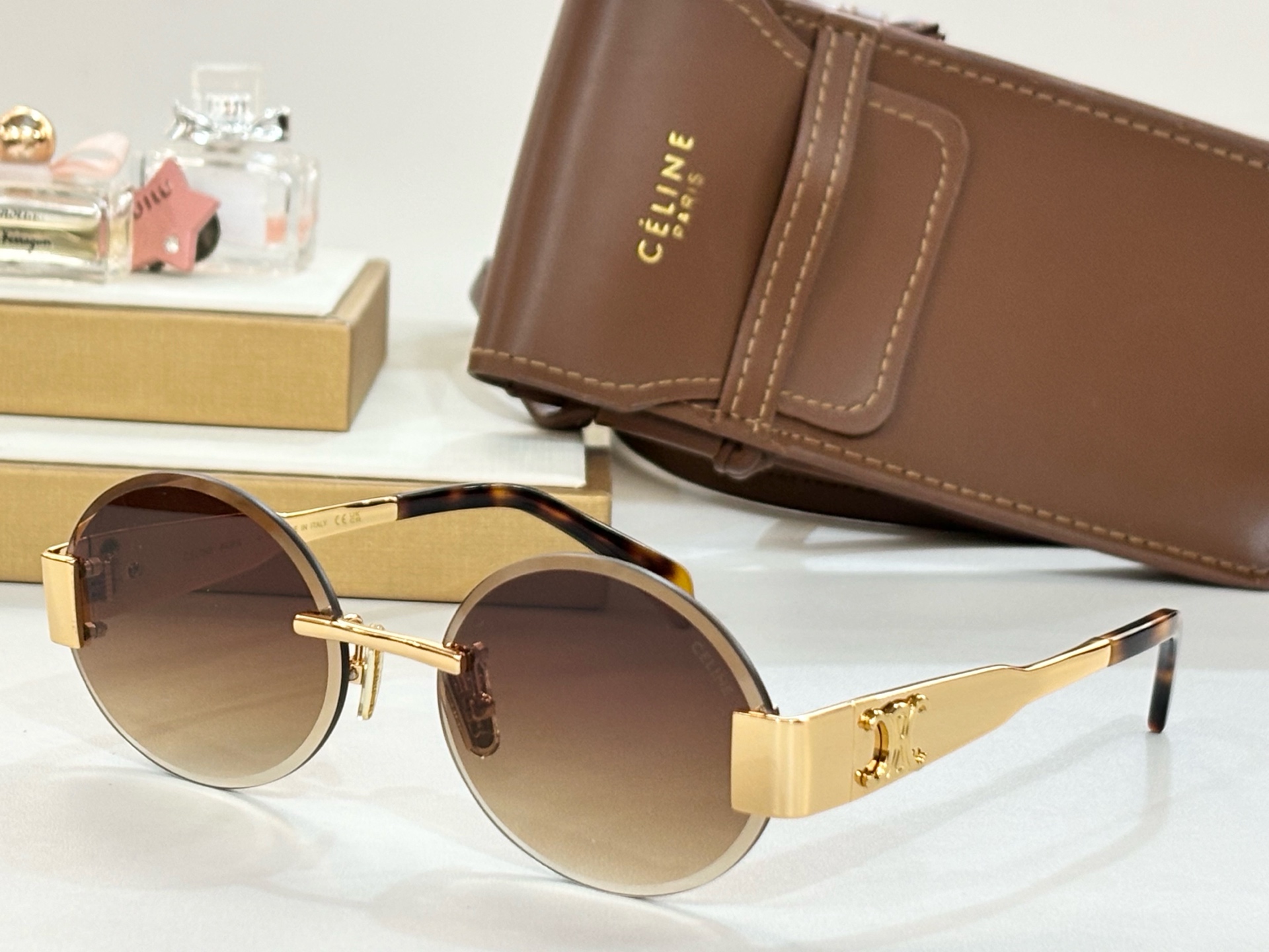  Celine
ModCL42121U
SIZE56-17-142
