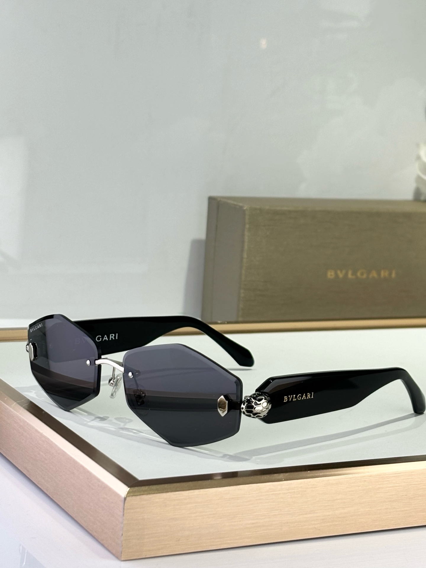    BVLGARI
MOD：BV40010
SIZE：60-17-140