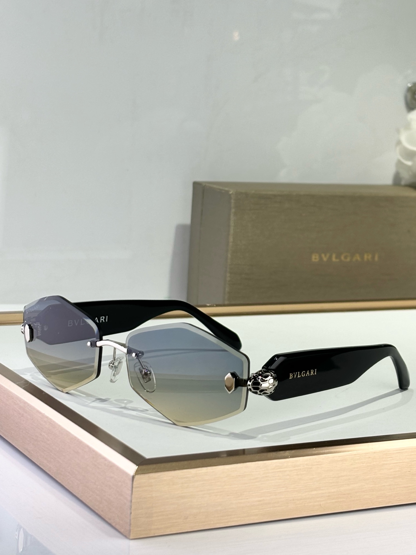    BVLGARI
MOD：BV40010
SIZE：60-17-140