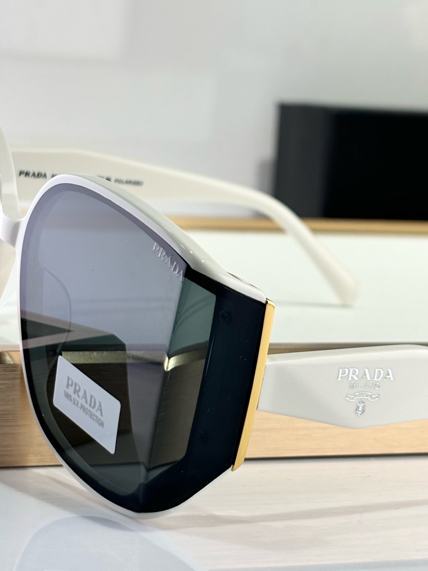 PRADA
MODSPR56
Size63-14-140
