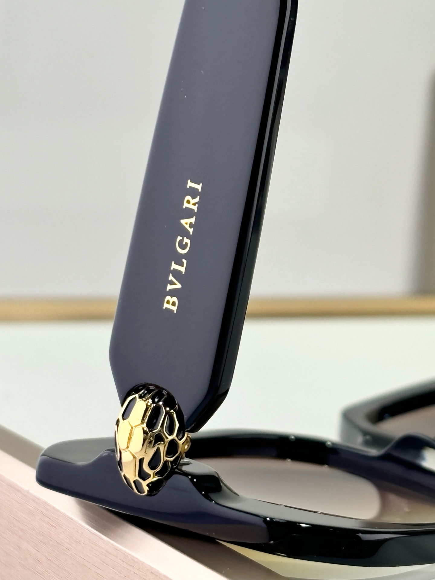 ￼   BVLGARI
MOD：BV40012
SIZE：55-18-140
