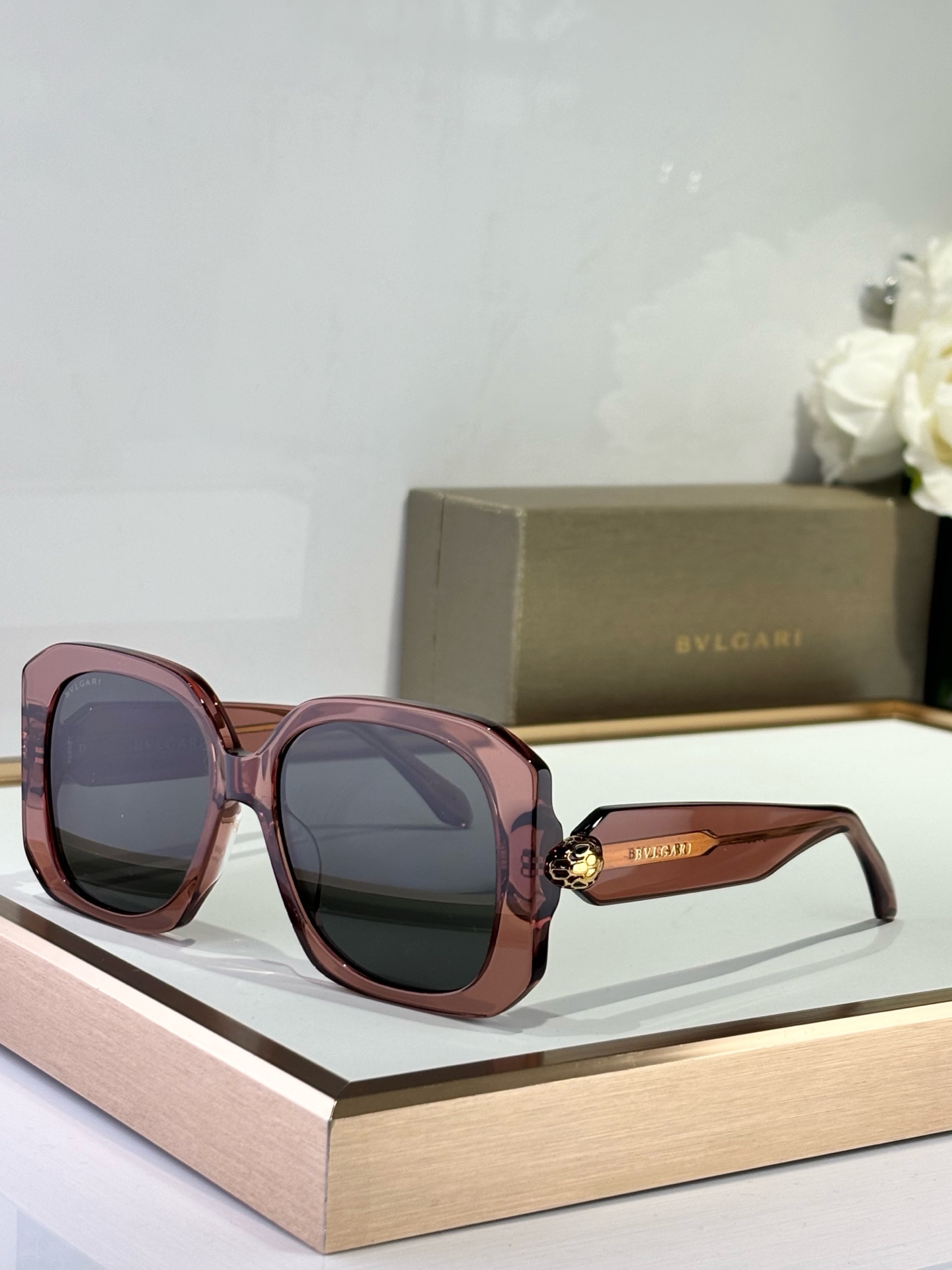 ￼   BVLGARI
MOD：BV40012
SIZE：55-18-140
