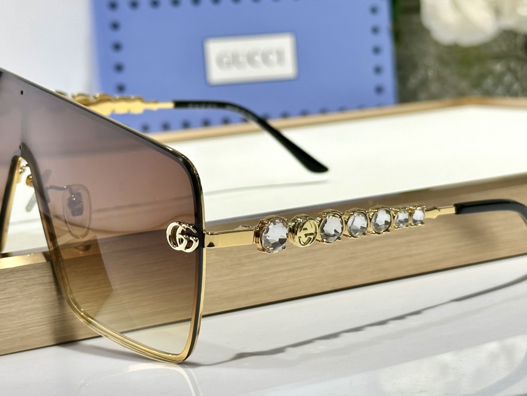  Gucci
ModGG 0681
Size138-1-145
