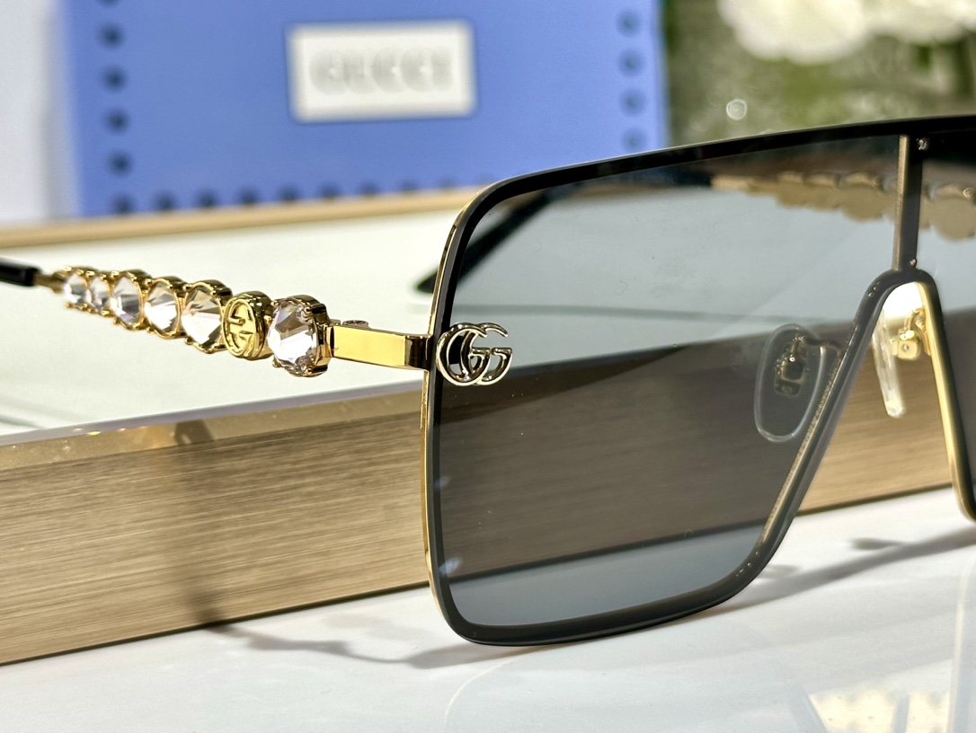  Gucci
ModGG 0681
Size138-1-145
