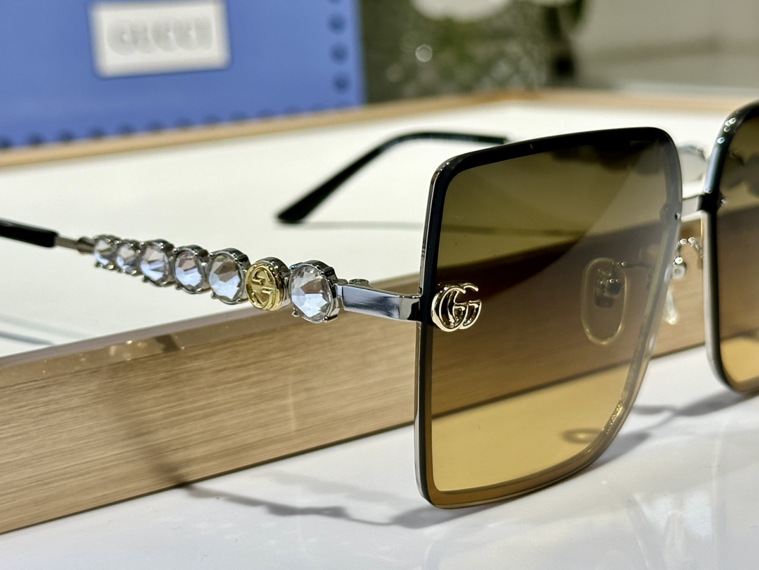  Gucci
ModGG 0689
Size59-16-145

