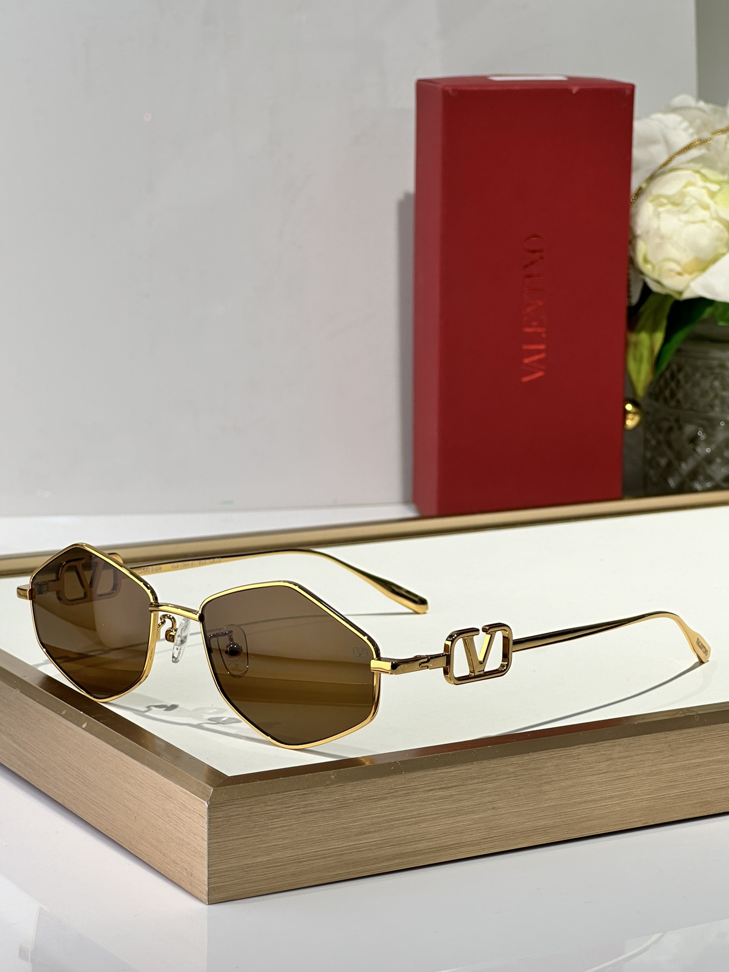  VALENTINO
MOD：VLS138A 
SIZE：53-18-145
