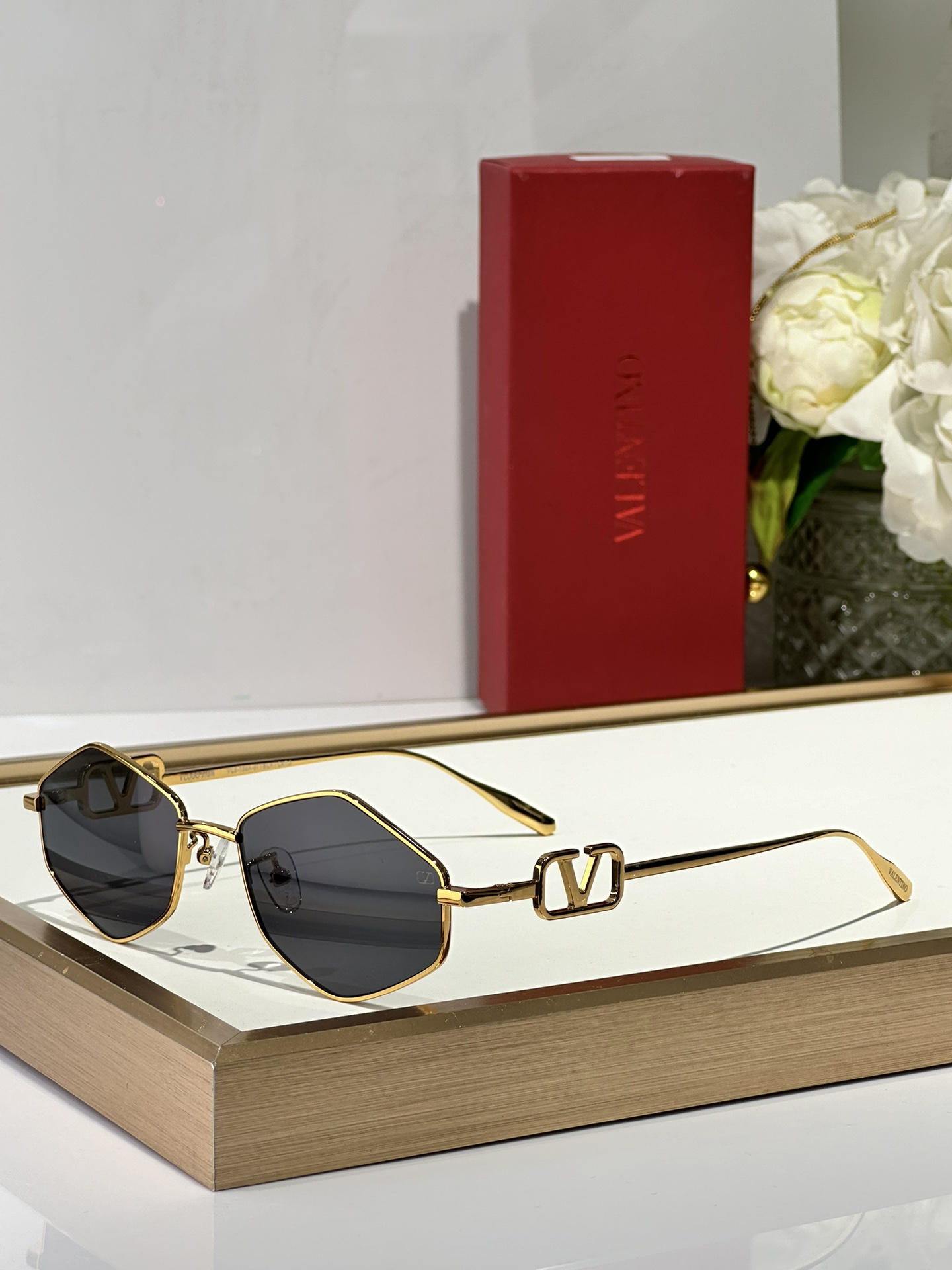  VALENTINO
MOD：VLS138A 
SIZE：53-18-145
