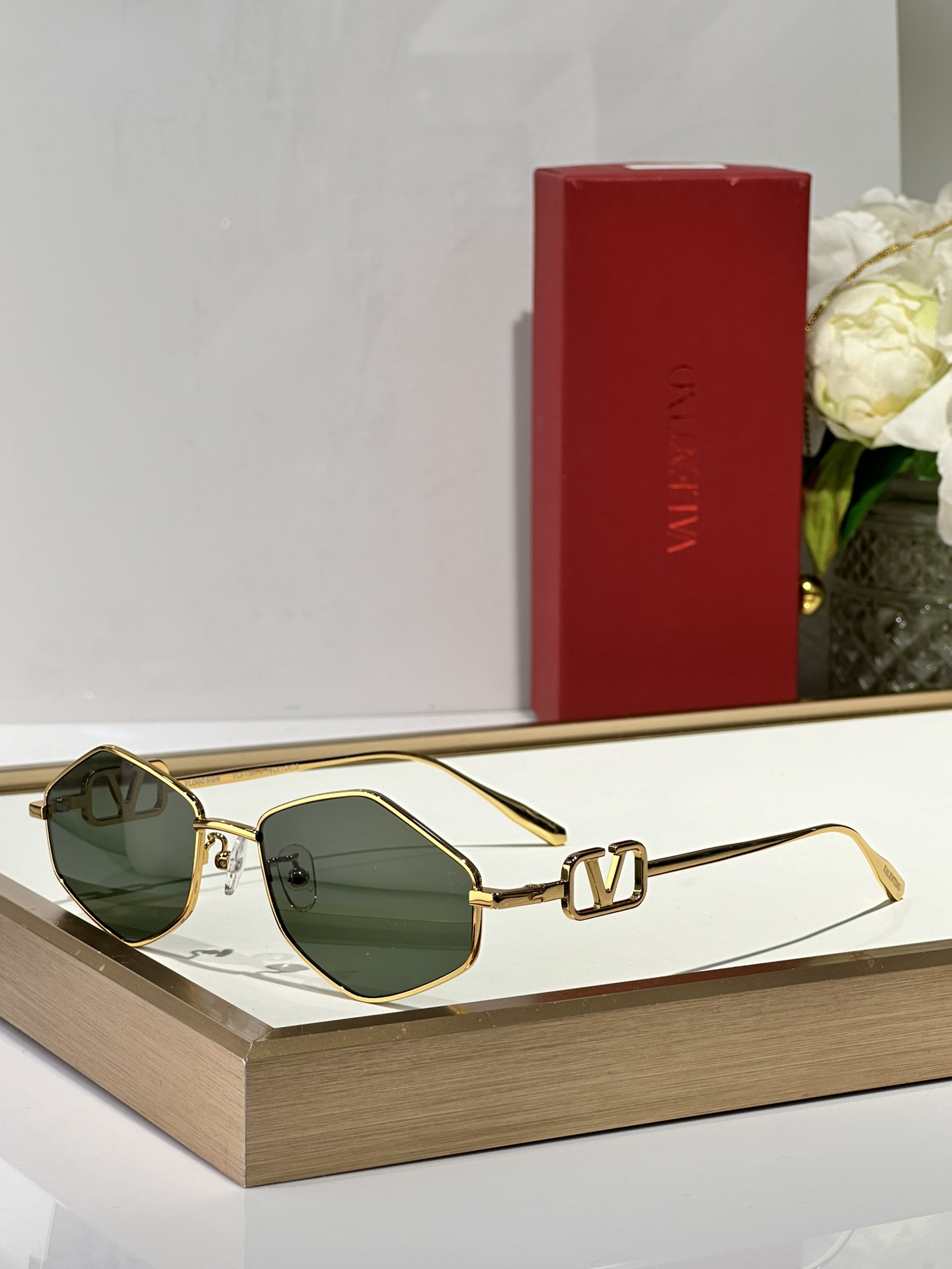  VALENTINO
MOD：VLS138A 
SIZE：53-18-145
