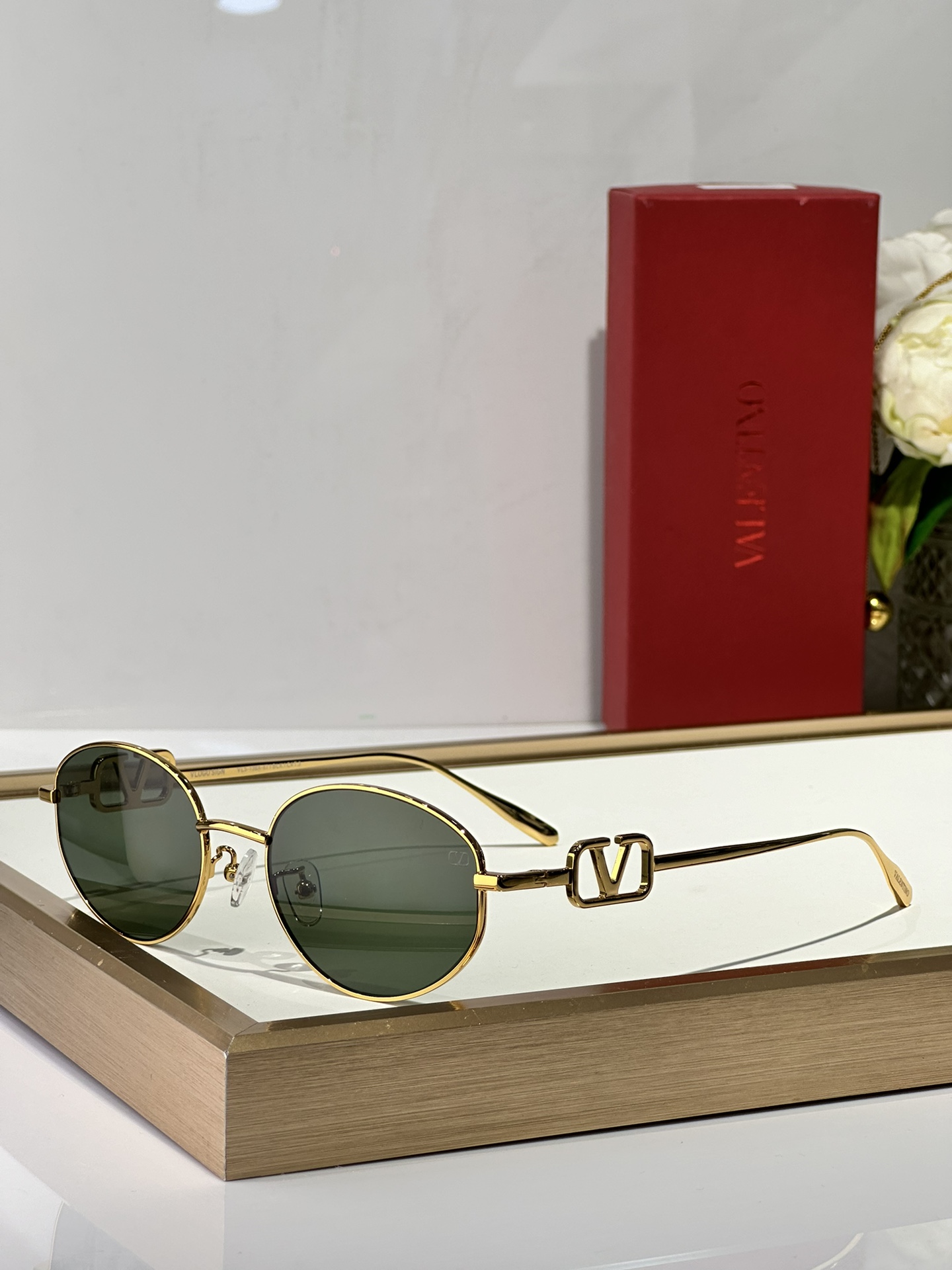  VALENTINO
MOD：VLS138A 
SIZE：53-18-145
