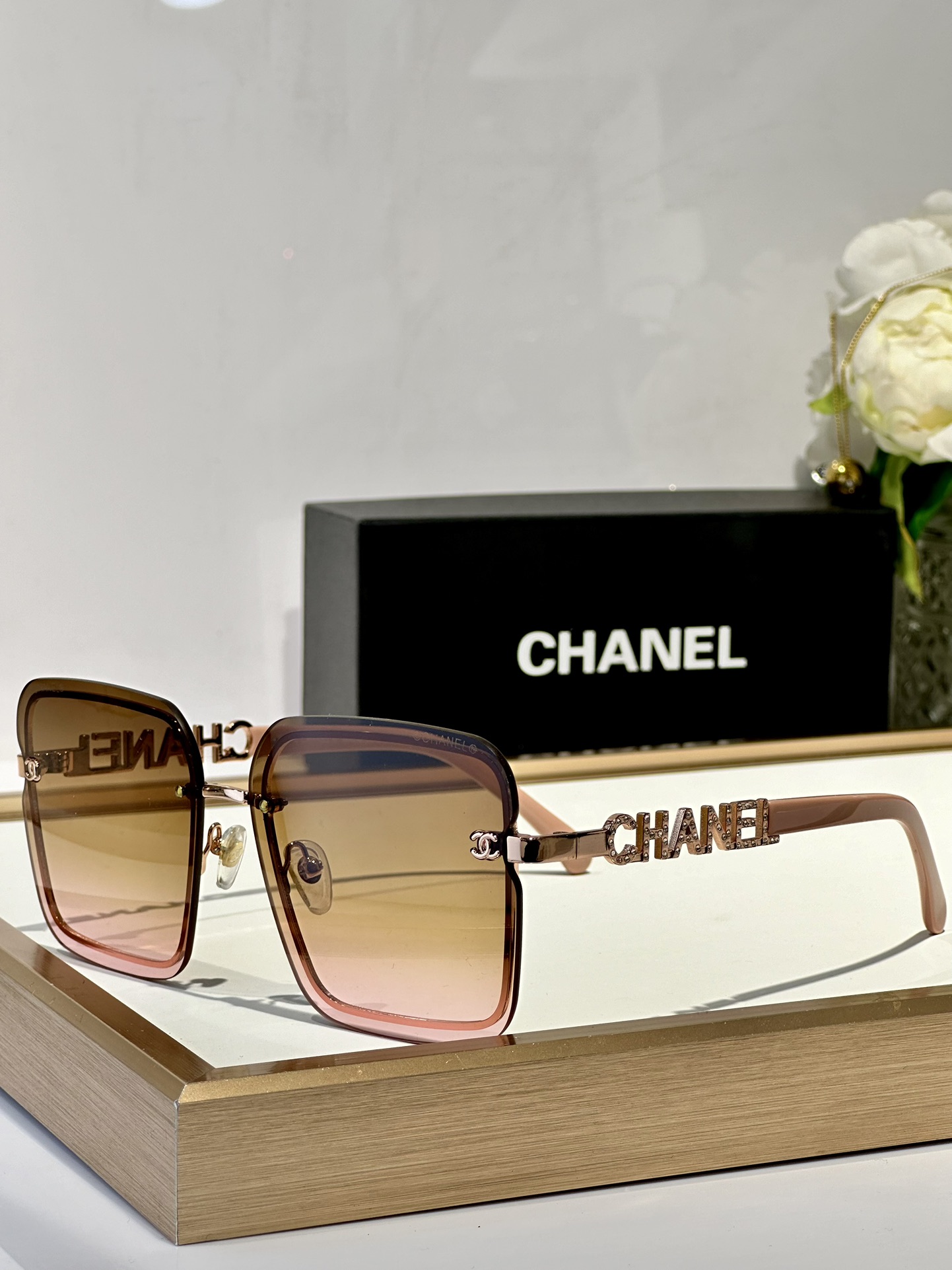  CHANEL
Mod0710
Size62口14-145
