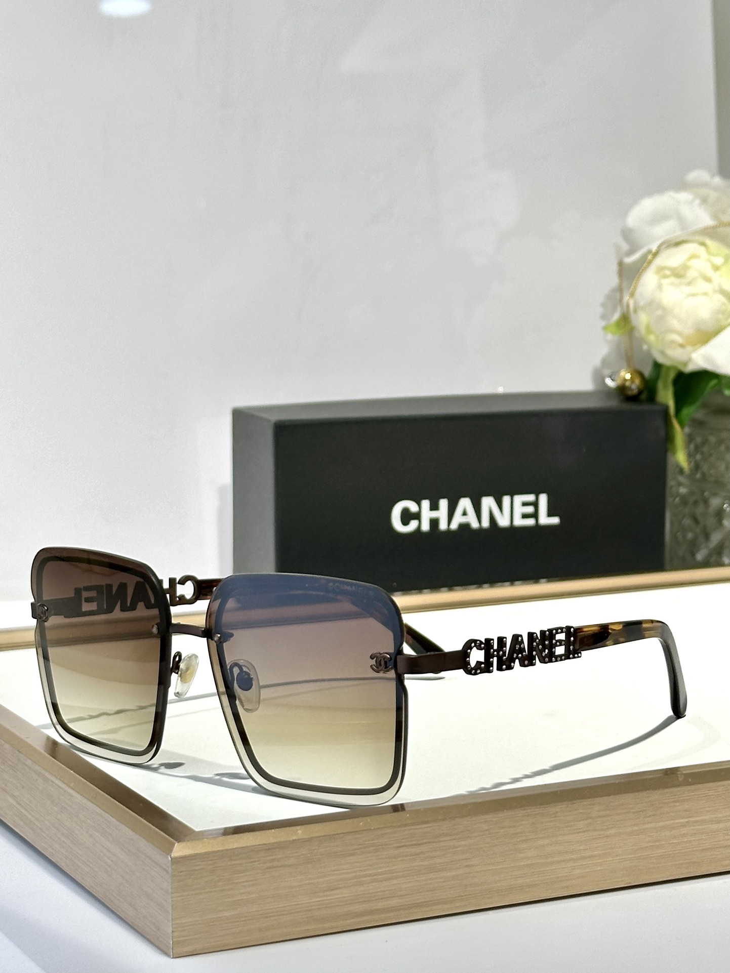  CHANEL
Mod0710
Size62口14-145
