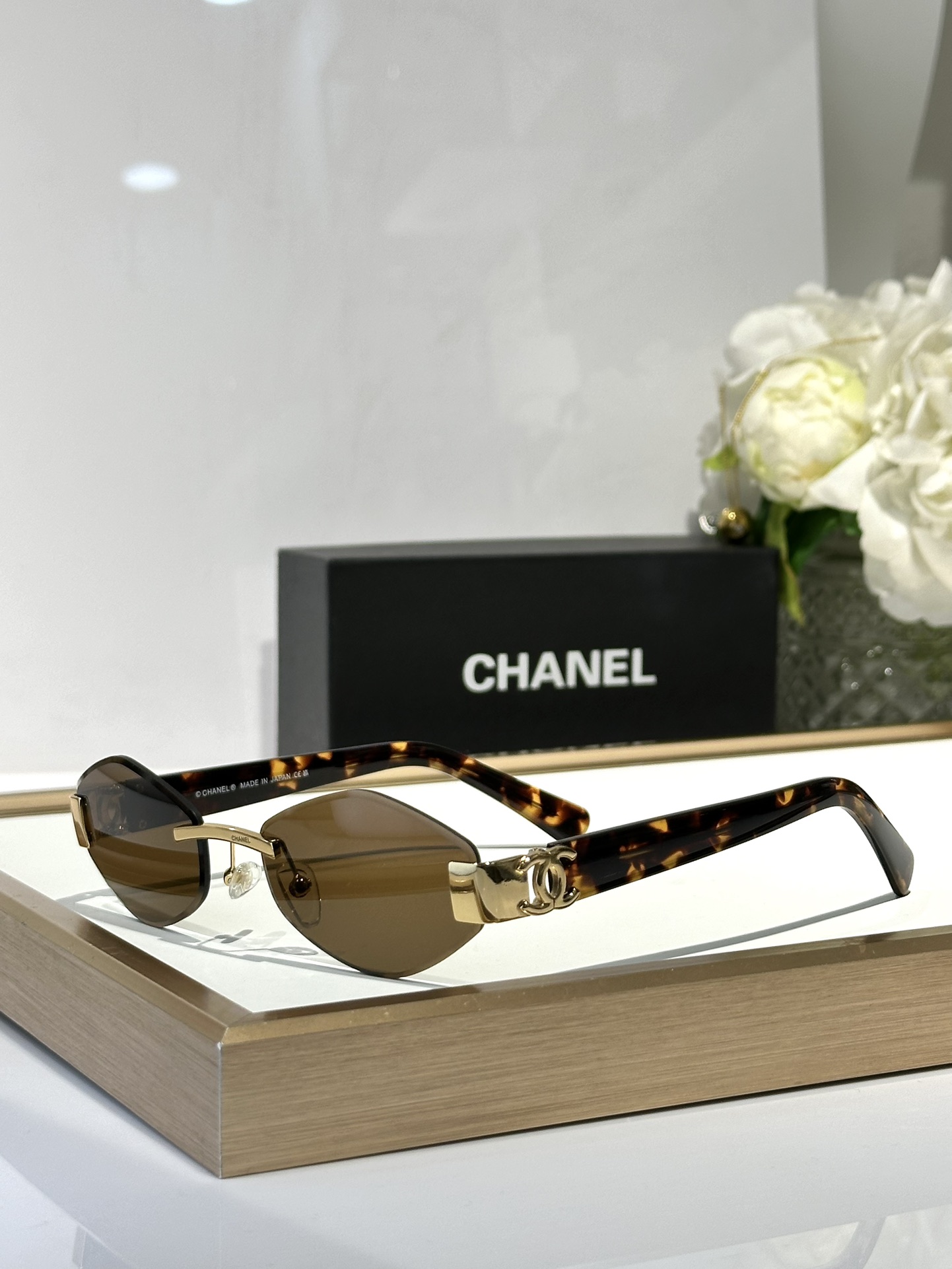  CHANEL
Mod 0706
Size57口18-145
