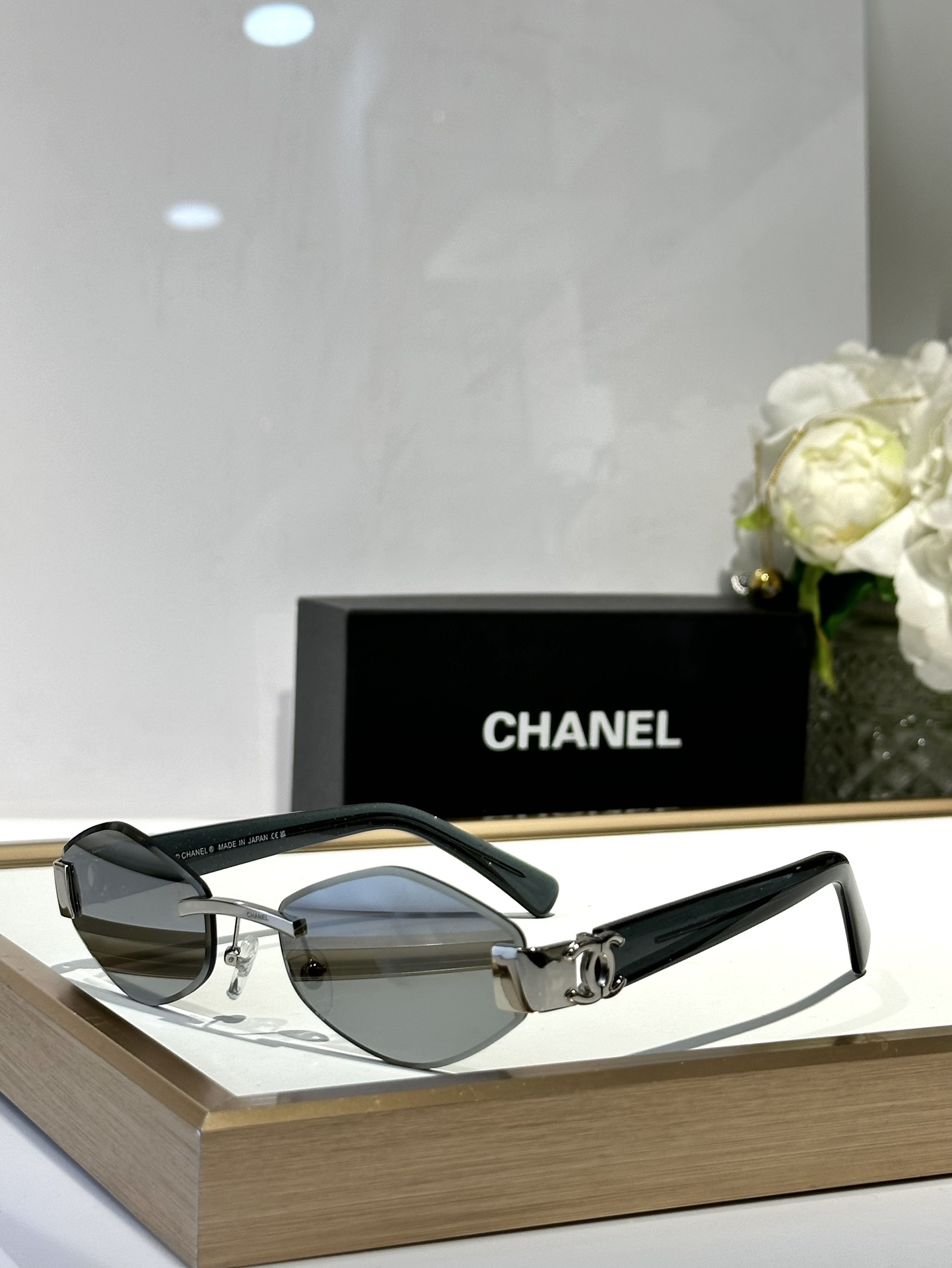  CHANEL
Mod 0706
Size57口18-145
